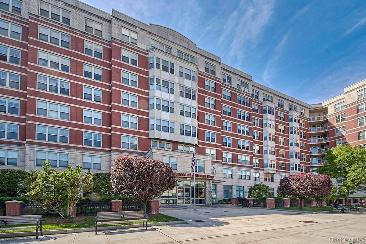 Accepted offer.  Application sent out.  Spacious one bedroom unit in d...