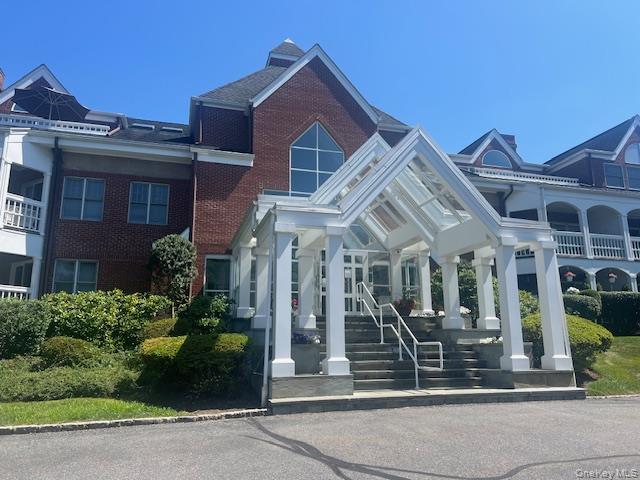 Luxury living in the center of Briarcliff with Briarcliff Manor School...