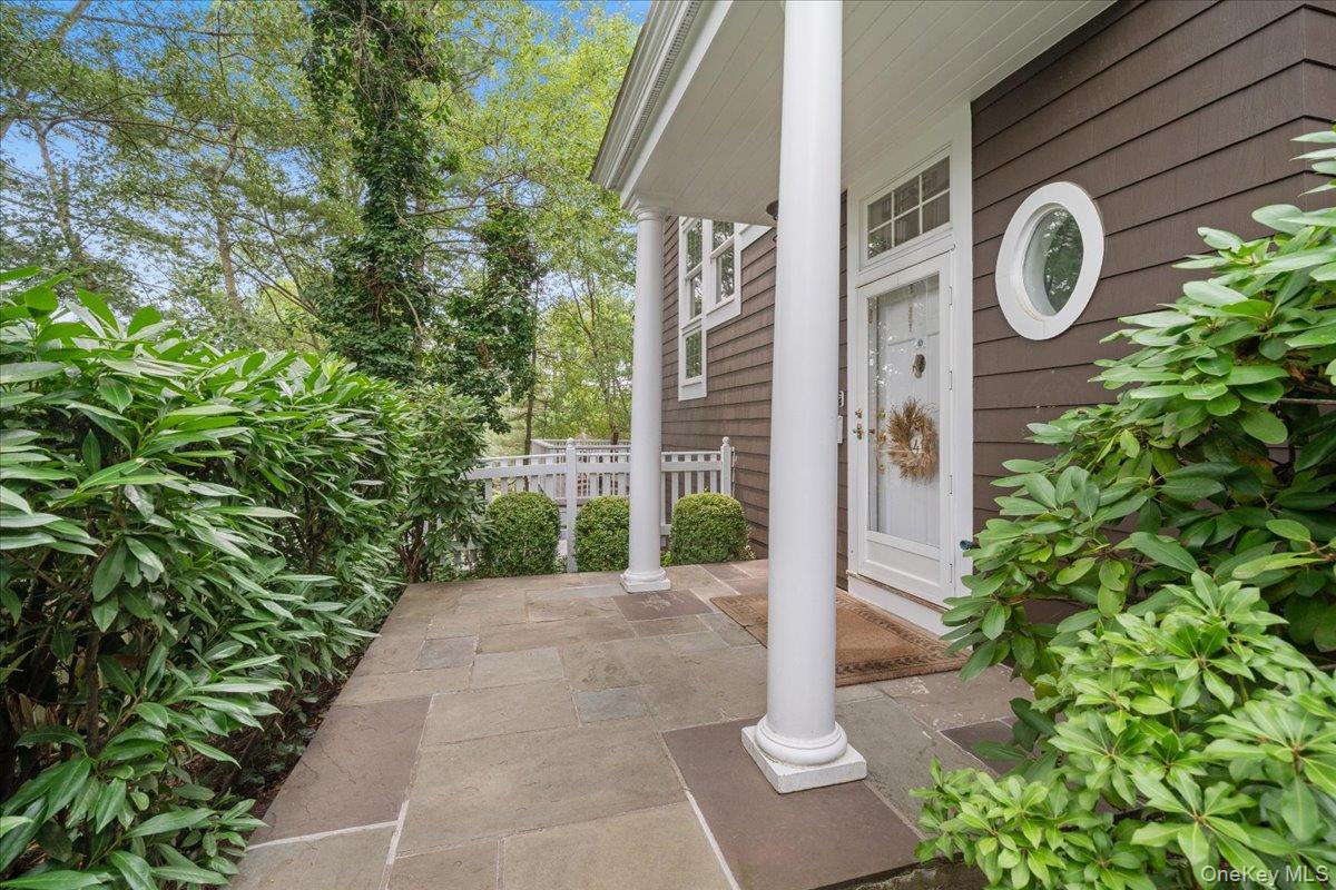 Welcome to resort living in a corner, townhouse/condo on the gated gro...