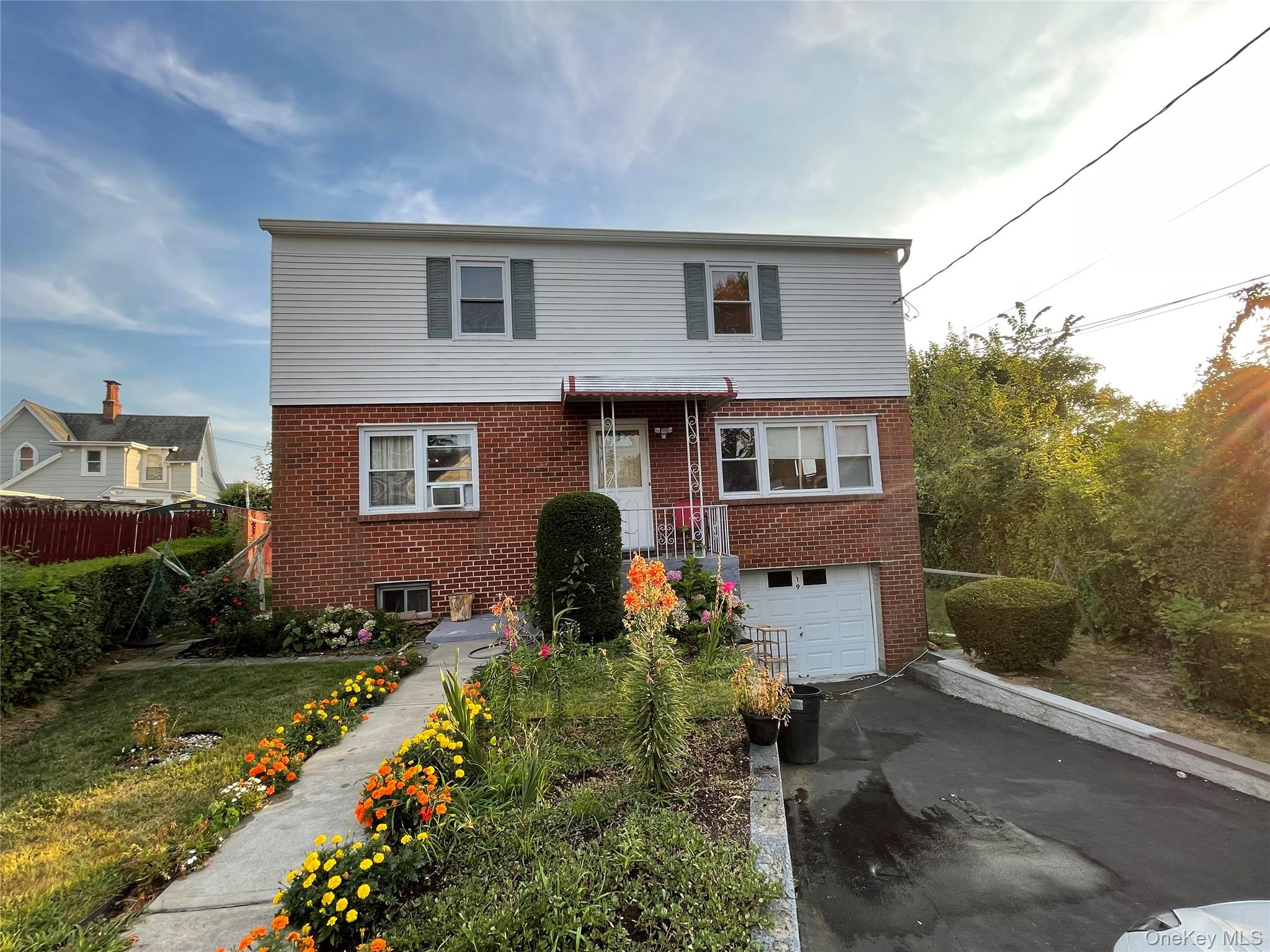 Rare short-term rental opportunity in Westchester! This 3 bedrooms & 3...