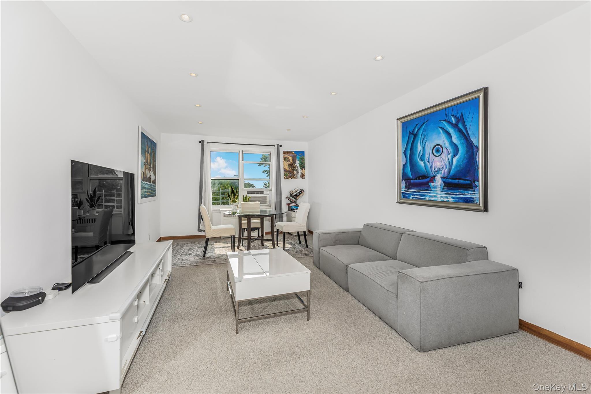 Discover comfort and convenience in this charming apartment in the wel...