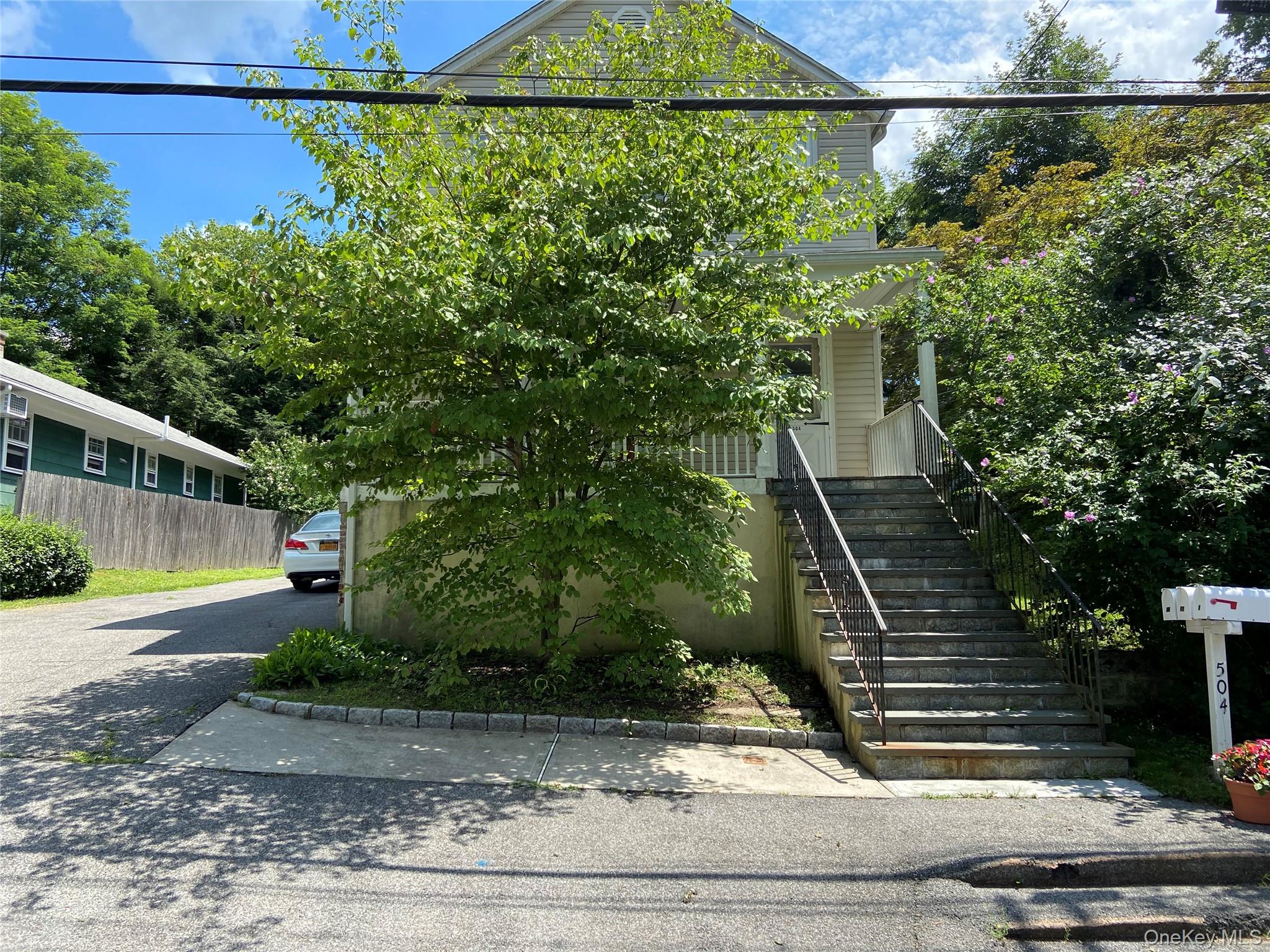 Lovely one bedroom apartment on the second floor.  No damp basement to...
