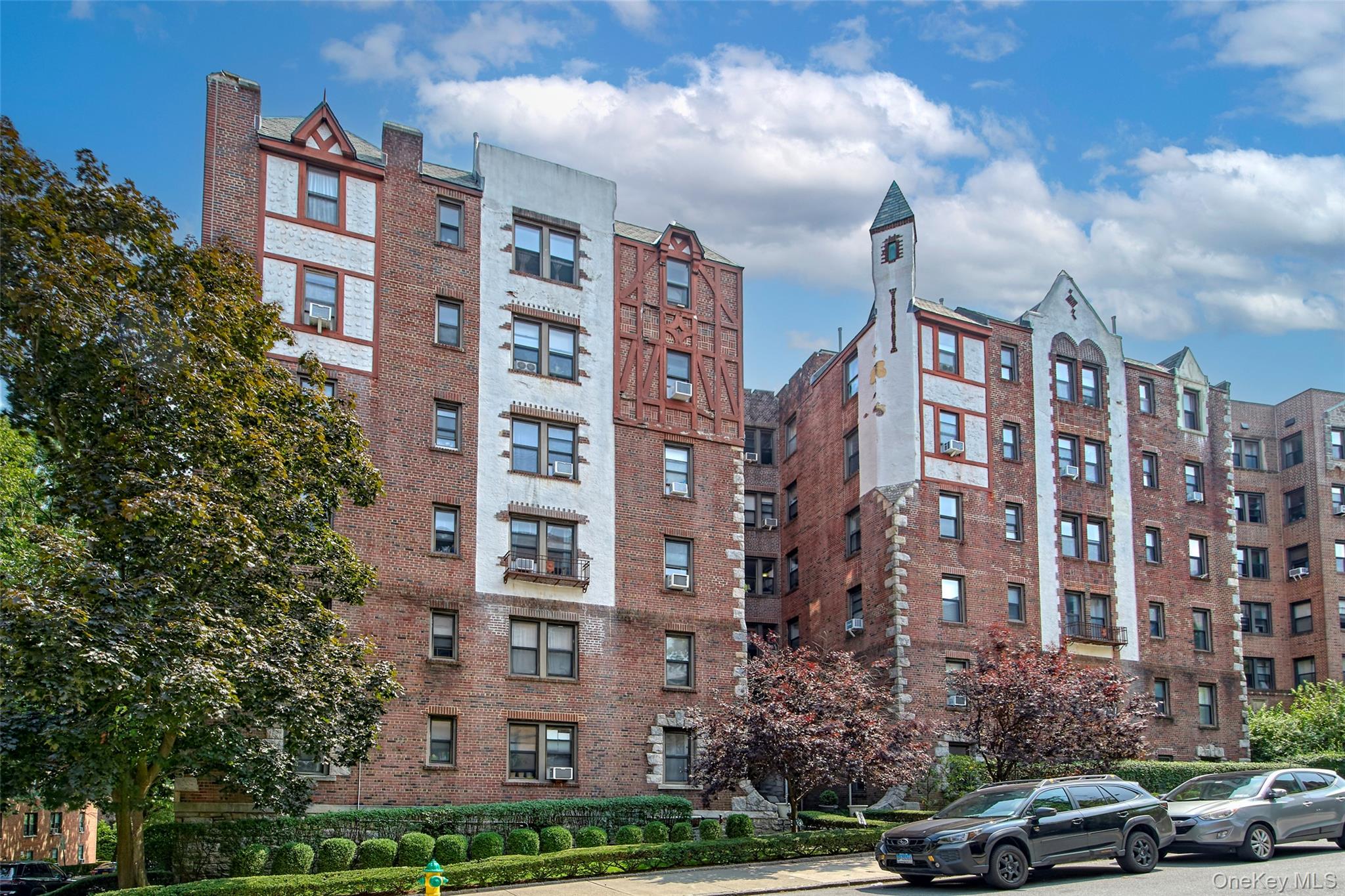 Welcome to The Wellington Condominium the heart of Downtown White Plai...