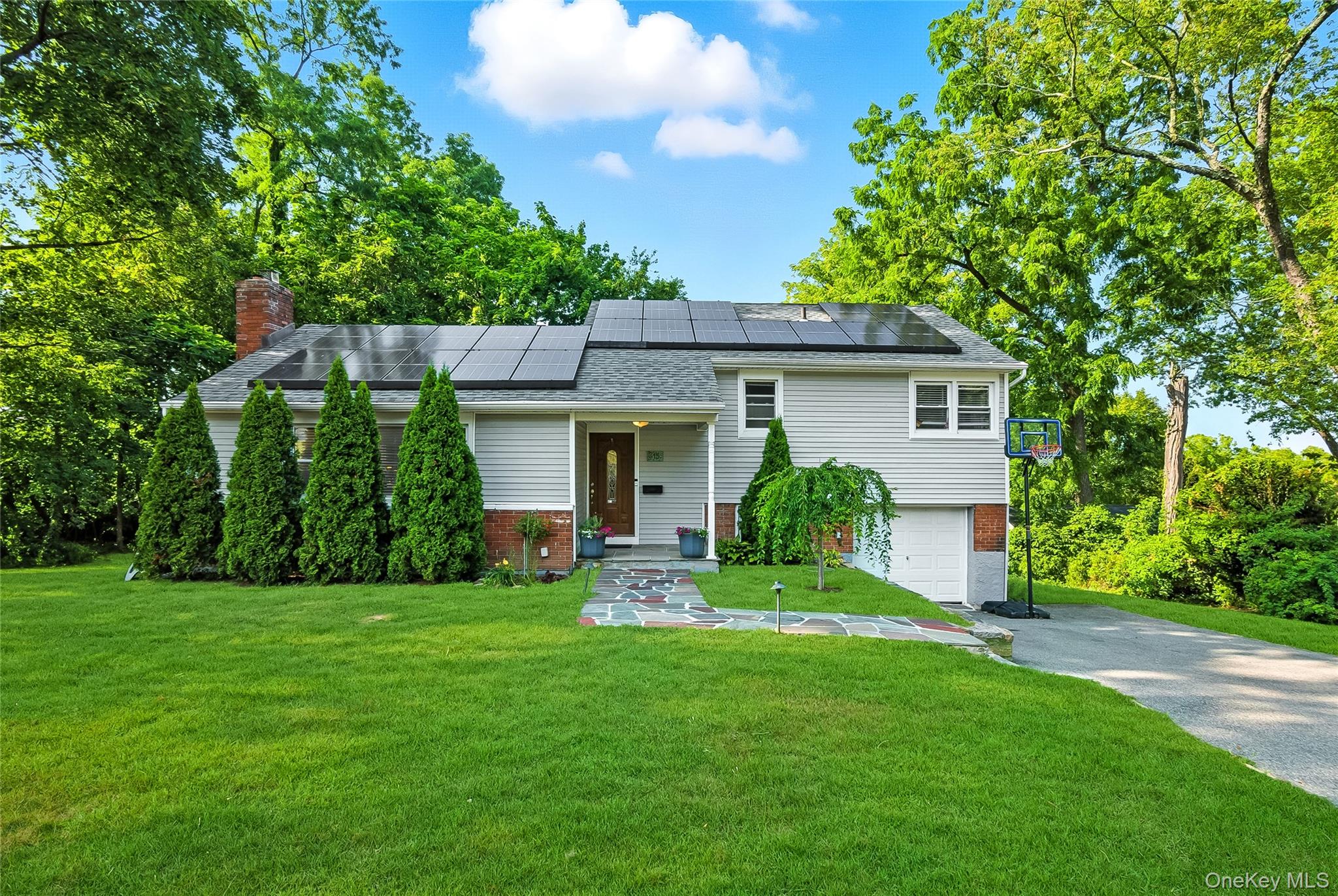 Step into luxury and comfort with this fully renovated 3-bedroom, 2-ba...