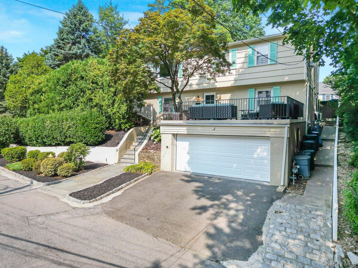 Nestled on a serene, tree-lined cul-de-sac in the sought-after Lawrenc...