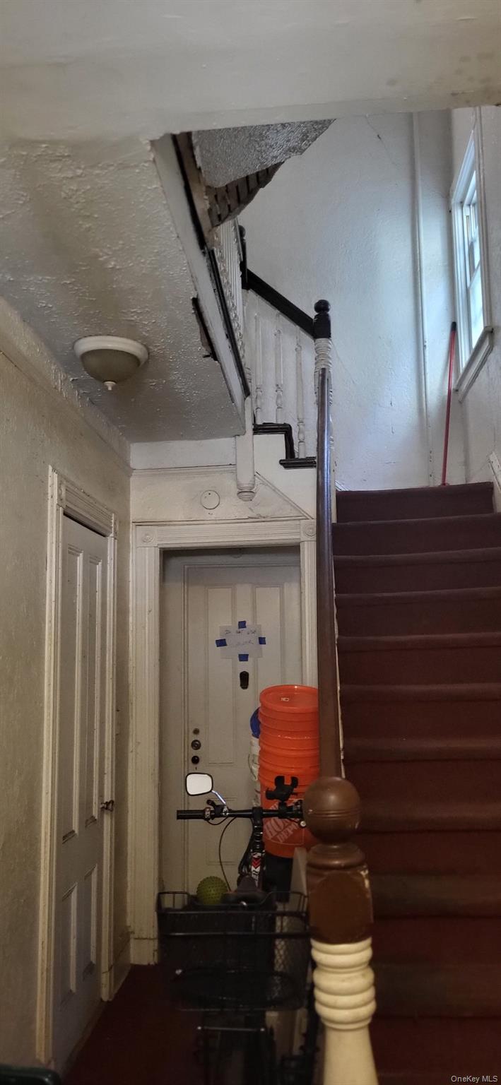 Short Sale approval is required. Gut renovation, roof leaks, This is a...