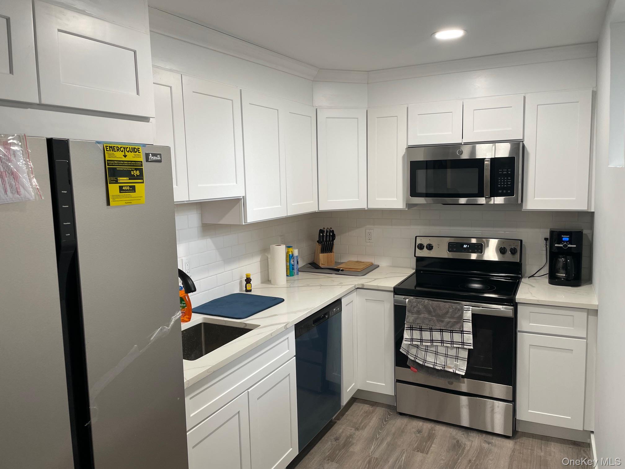 This bright and modern 1-bedroom apartment features an open-concept ki...