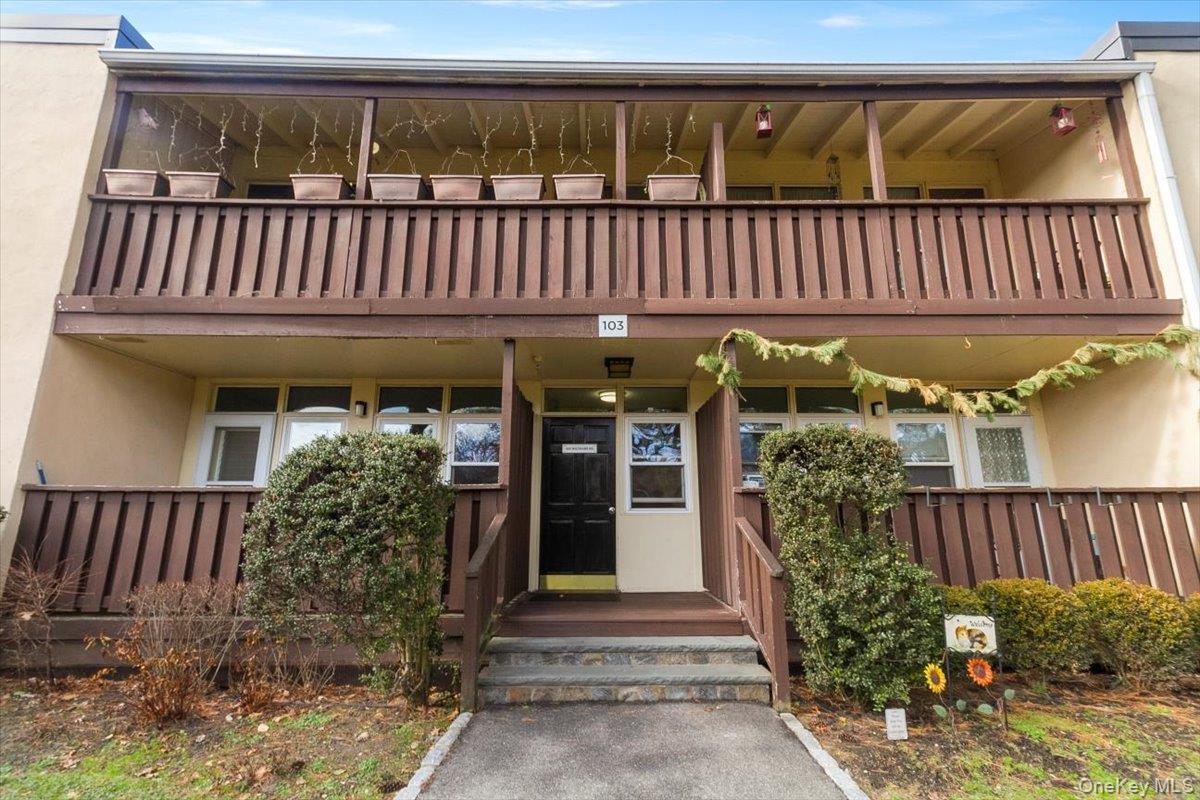 Heathcote Court is ideally located in a tranquil park-like setting beh...