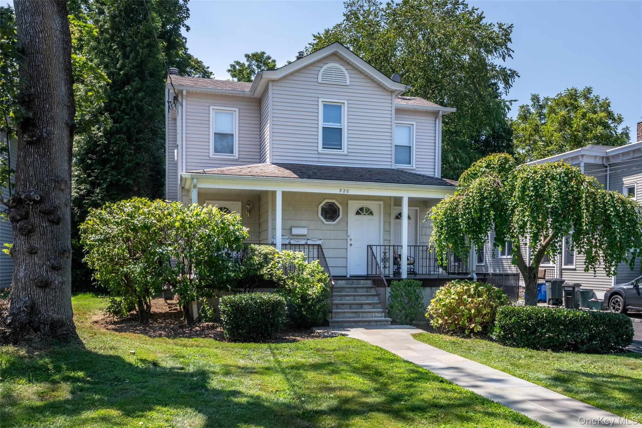 Charming 1-Bedroom Apartment in Prime Mamaroneck Location.  Move right...