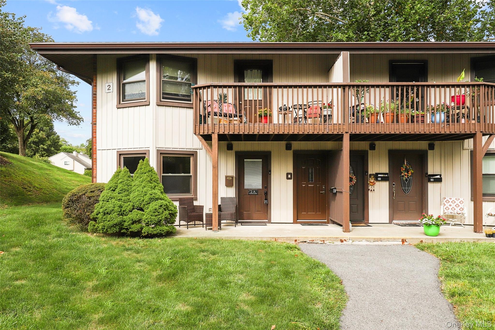 Welcome to Jefferson Village, a highly desirable 55+ community! This r...