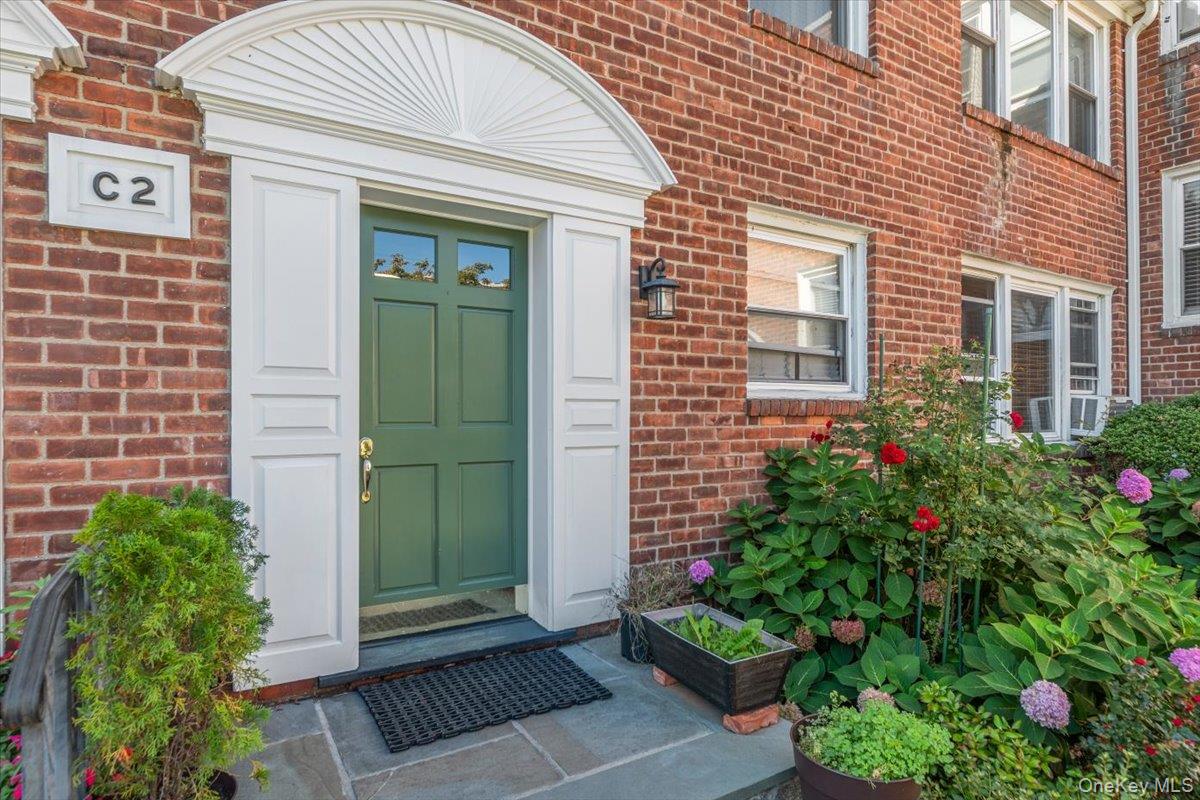Location, location, location! Beautifully kept co-op in Village Green....
