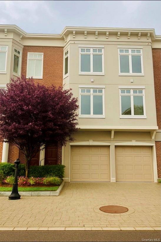 Gorgeous condominium townhouse located in the highly sought-after Icha...