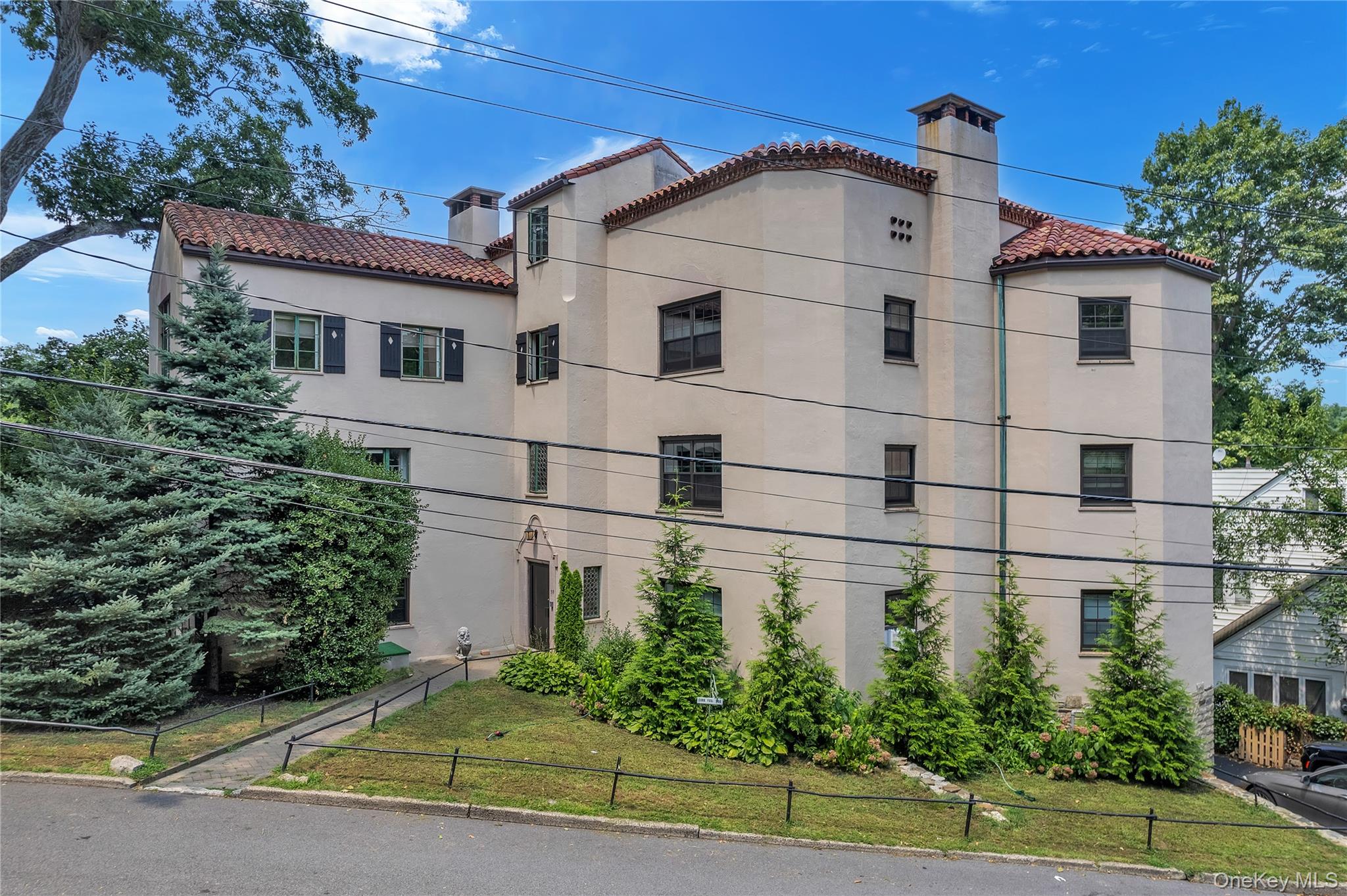 ONE MONTH FREE for a 18 month lease if you sign for September 1st

Exp...