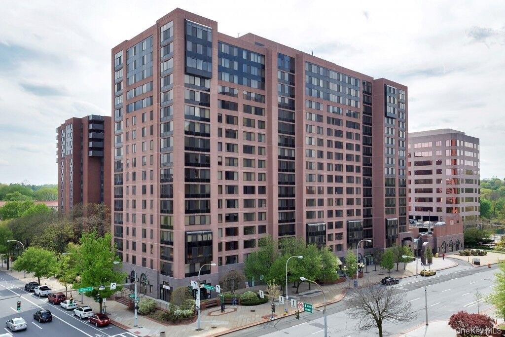 Commuter’s dream meets luxury living in this upscale 2-bedroom, 2-bath...
