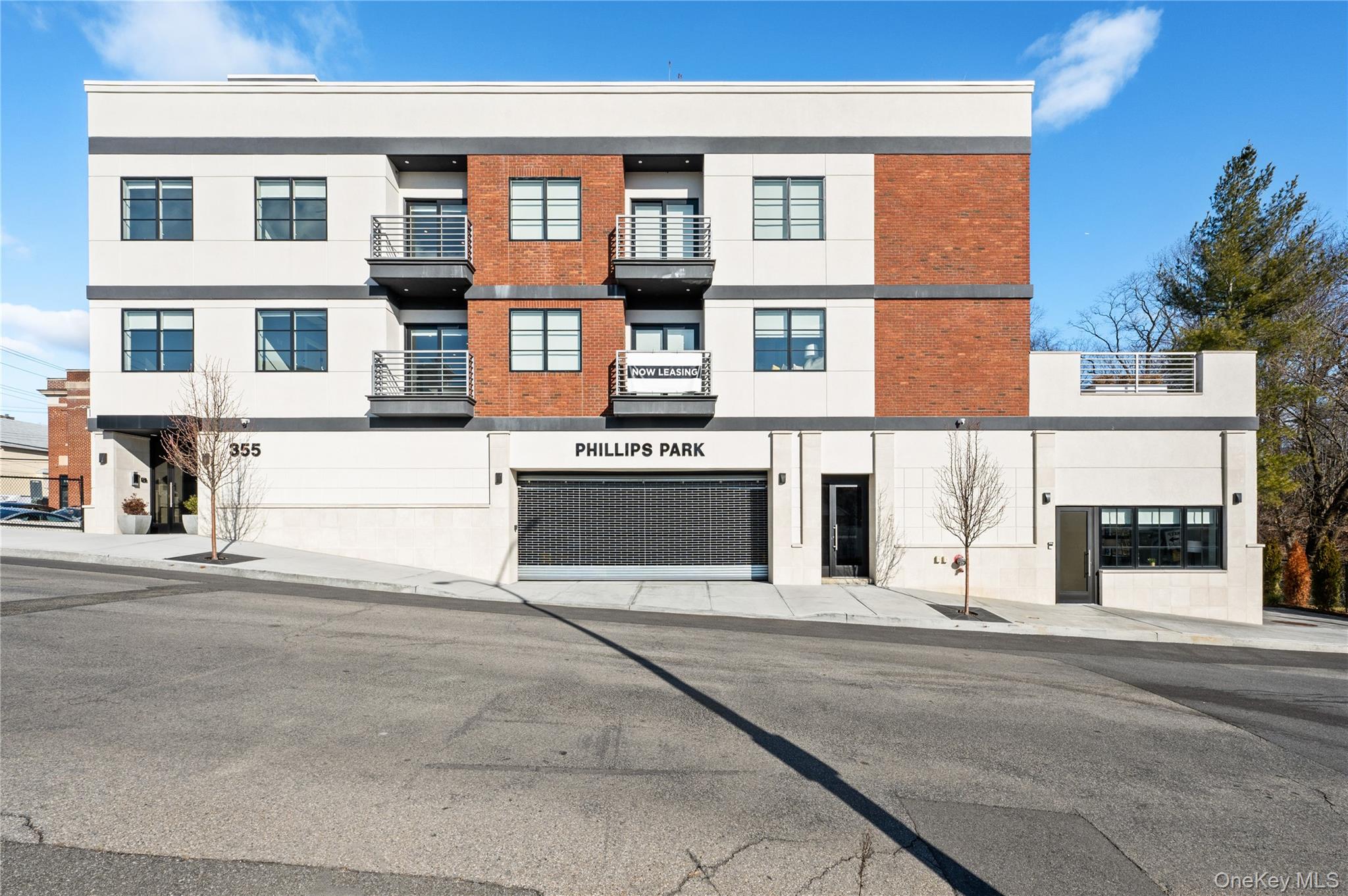 Welcome to the brand-new luxury apartment building in the center of Ma...