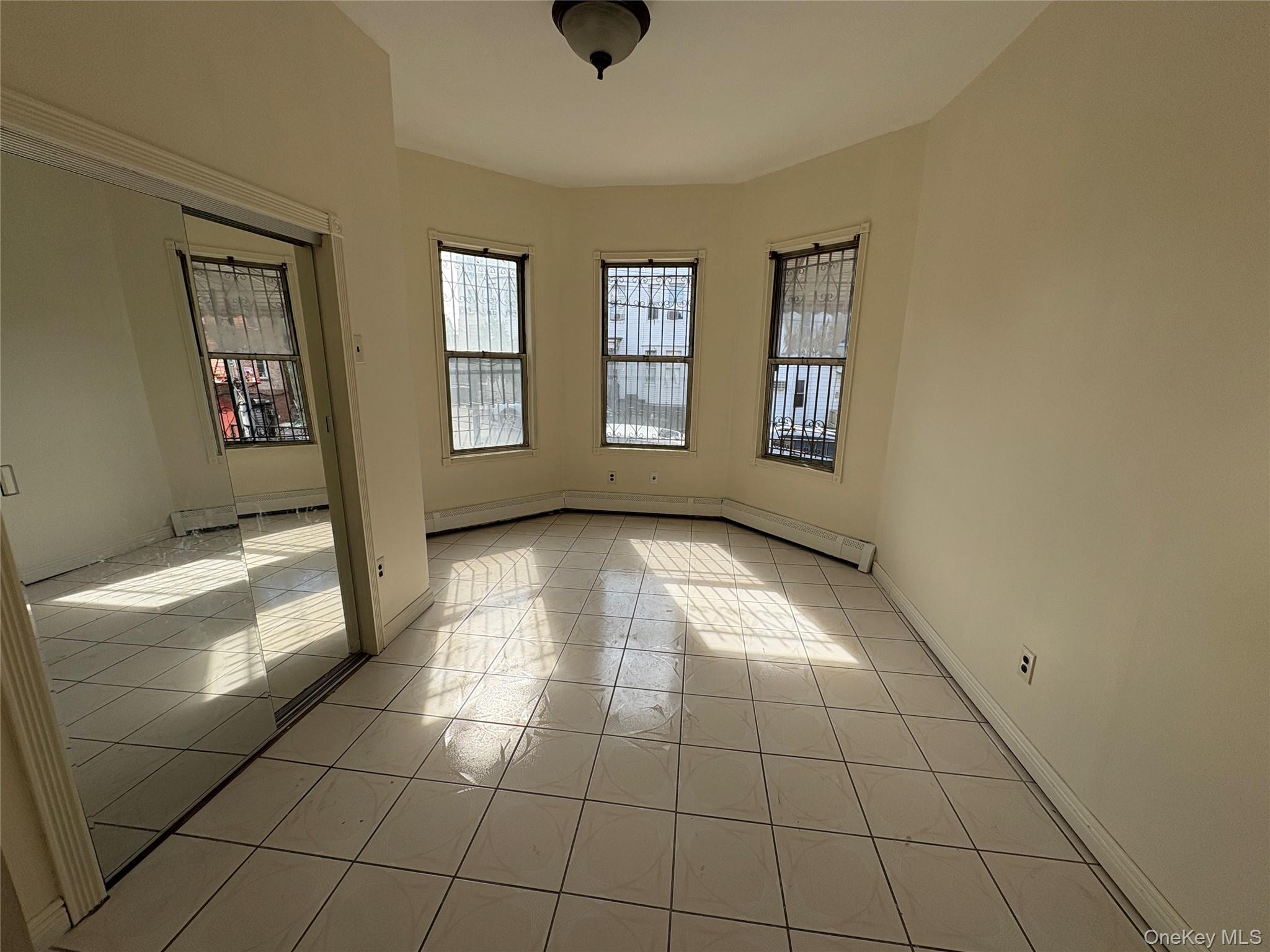 2-Bedroom Apartment – Yonkers – Available Now

? Features:

Heat and w...