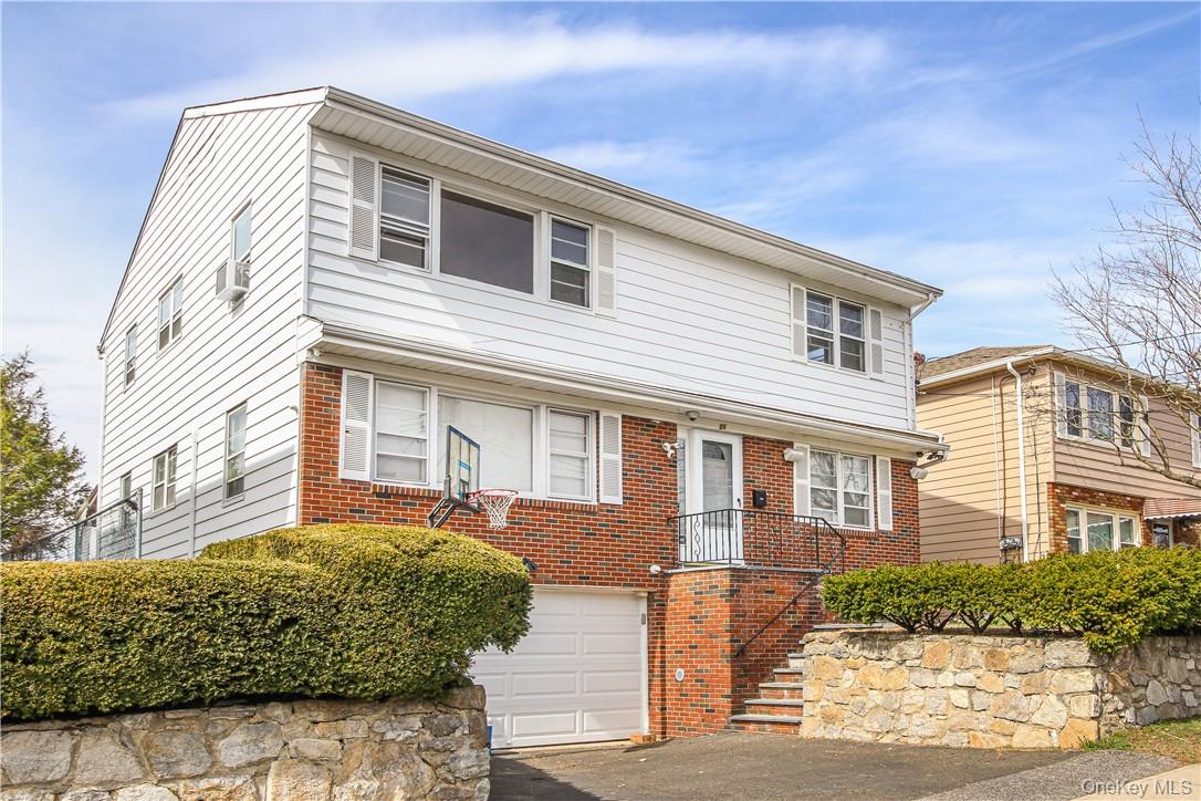 Beautifully Updated 3-Bedroom 2 full bath Rental in West Harrison

Wel...