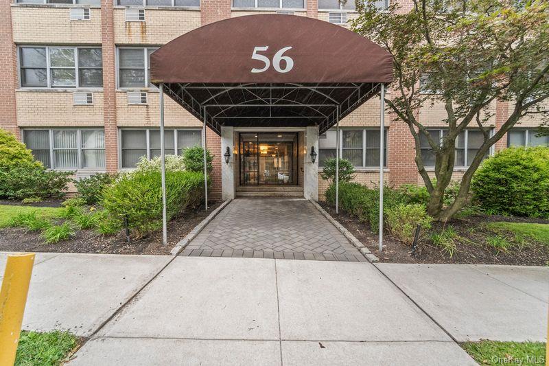 Updated 1 bedroom unit located in Tiffany Towers in White Plains.  Thi...