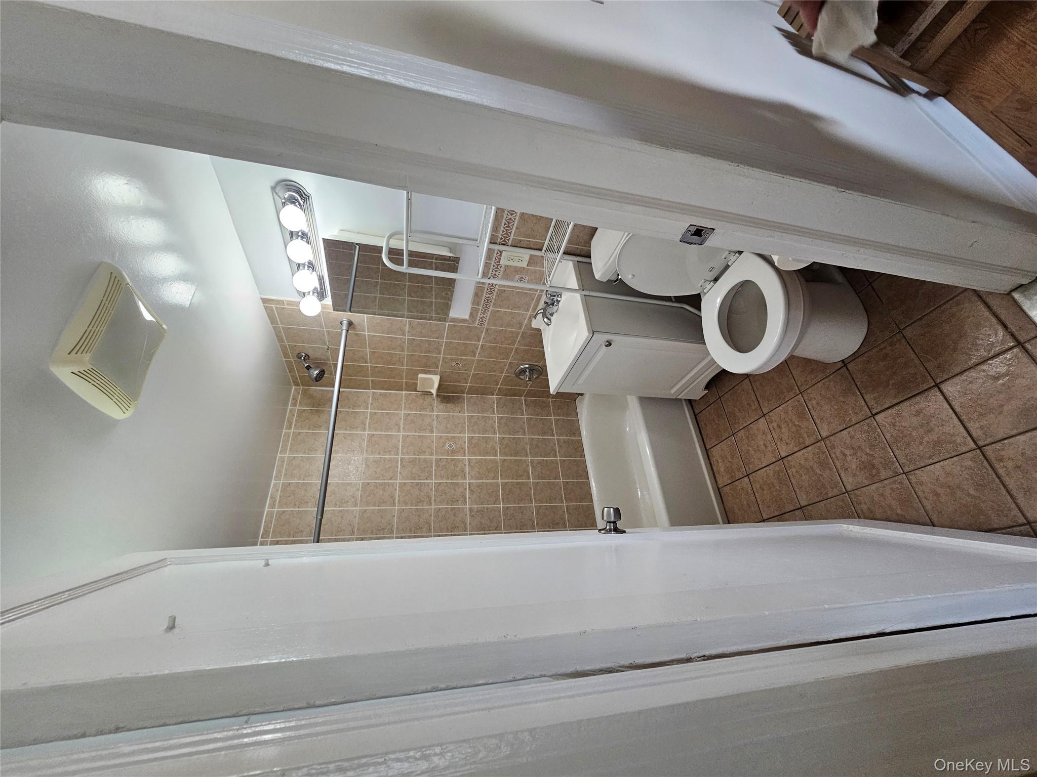Perfect for a family or roommates! Short walking distance to shops, pa...