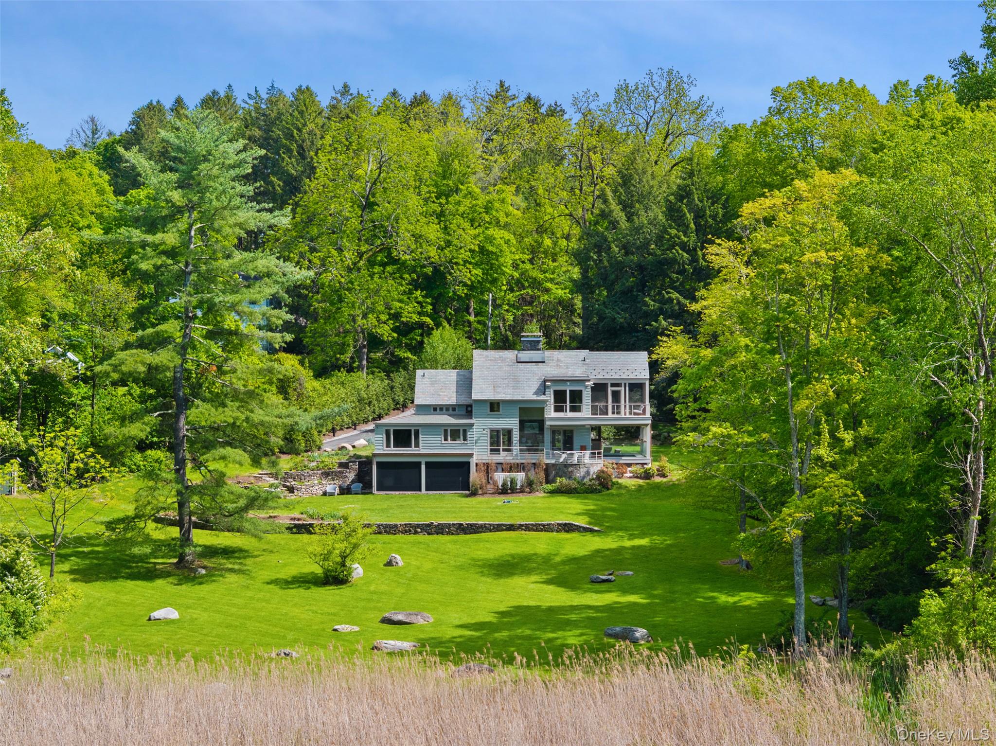 Tamoset. A truly magical setting overlooking a scenic pond. Long drive...