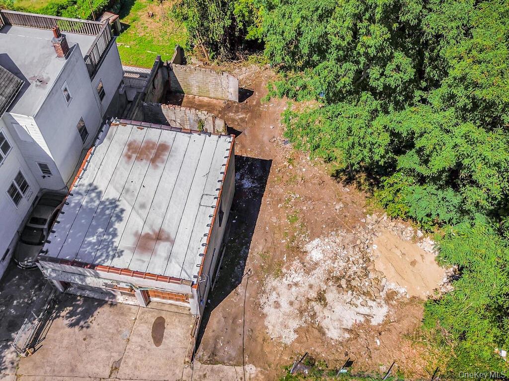 Flat lot with gentle slop to the rear. Site plan approved by Planning...