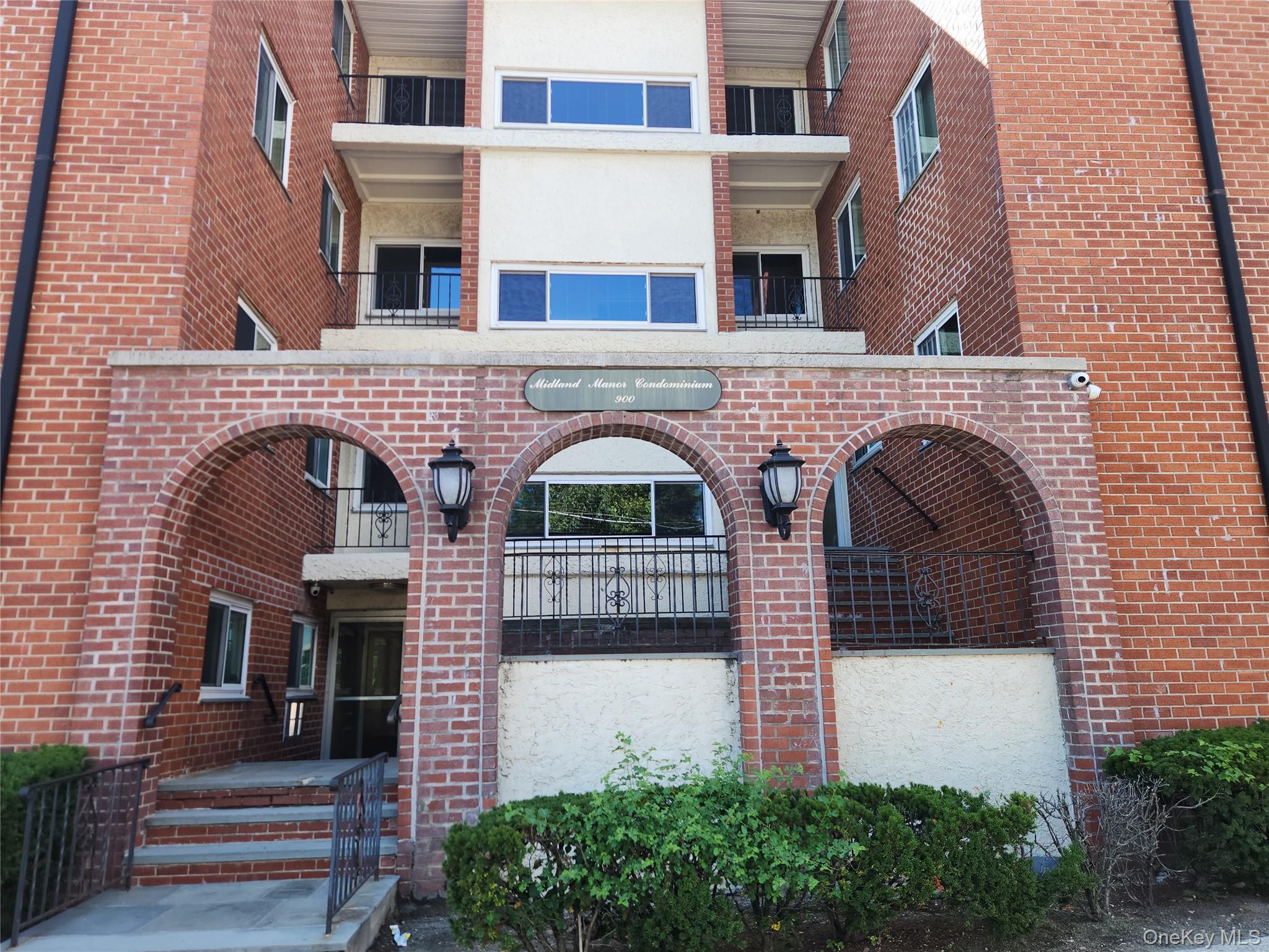 WELCOME HOME to this bright and comfortable 1-bedroom, 1-bathroom apar...