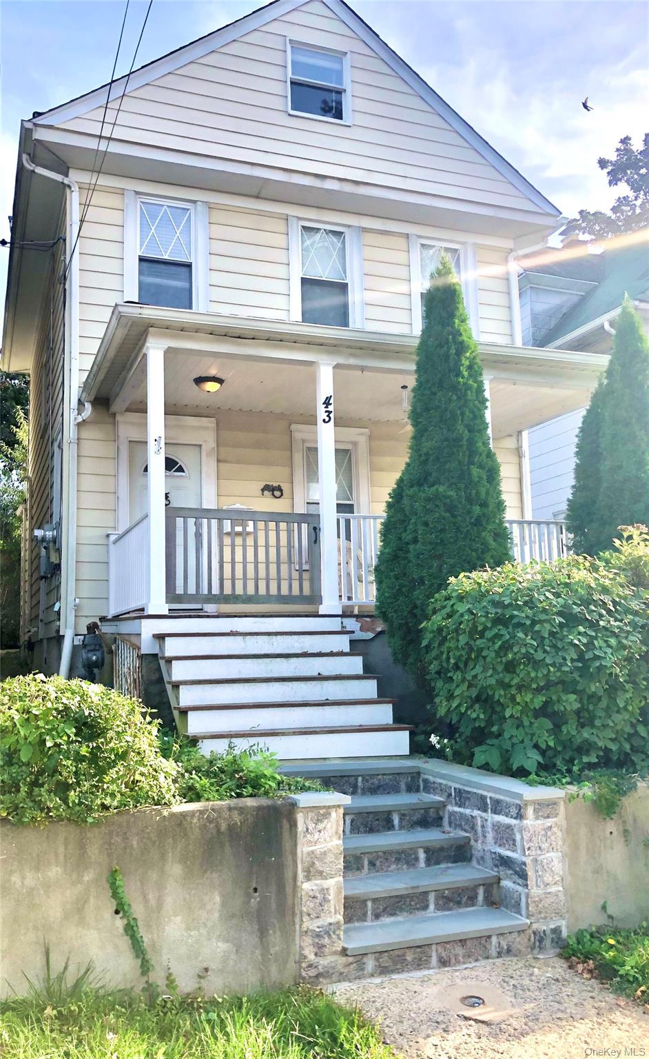 A/O 09/15/2025 *Owner says still show for back up offer* 
Charming Col...