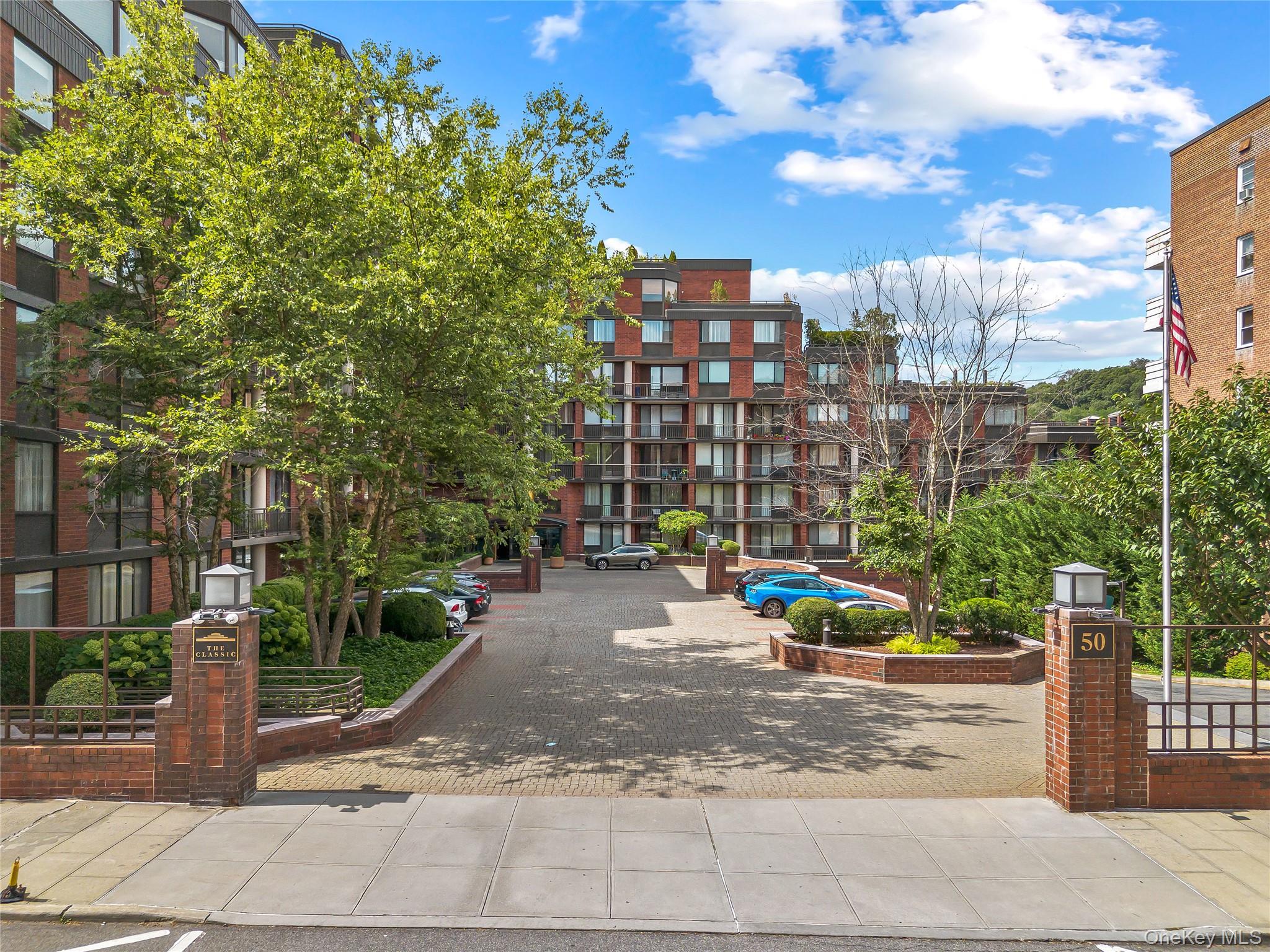 Life doesn't get any better than this.  Living at "The Classic", you w...