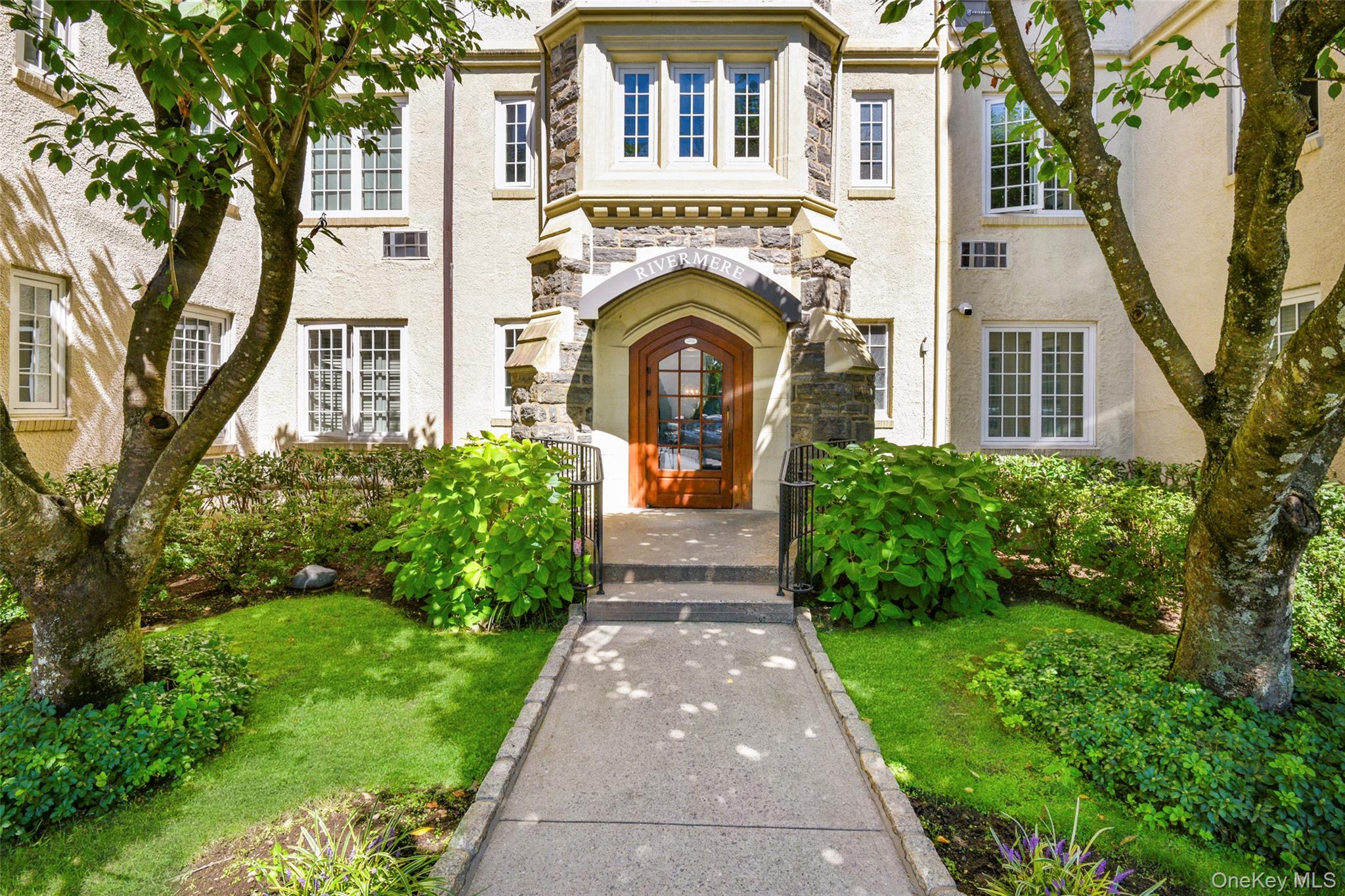 Discover the best of Bronxville Village living at 1 Rivermere. This th...