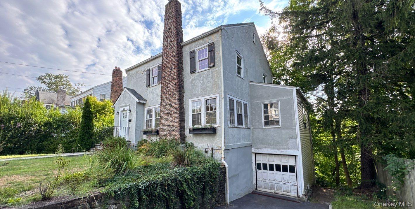 Colonial Style Home. This Home Features 3 Bedrooms, 2.5 Baths, Formal...