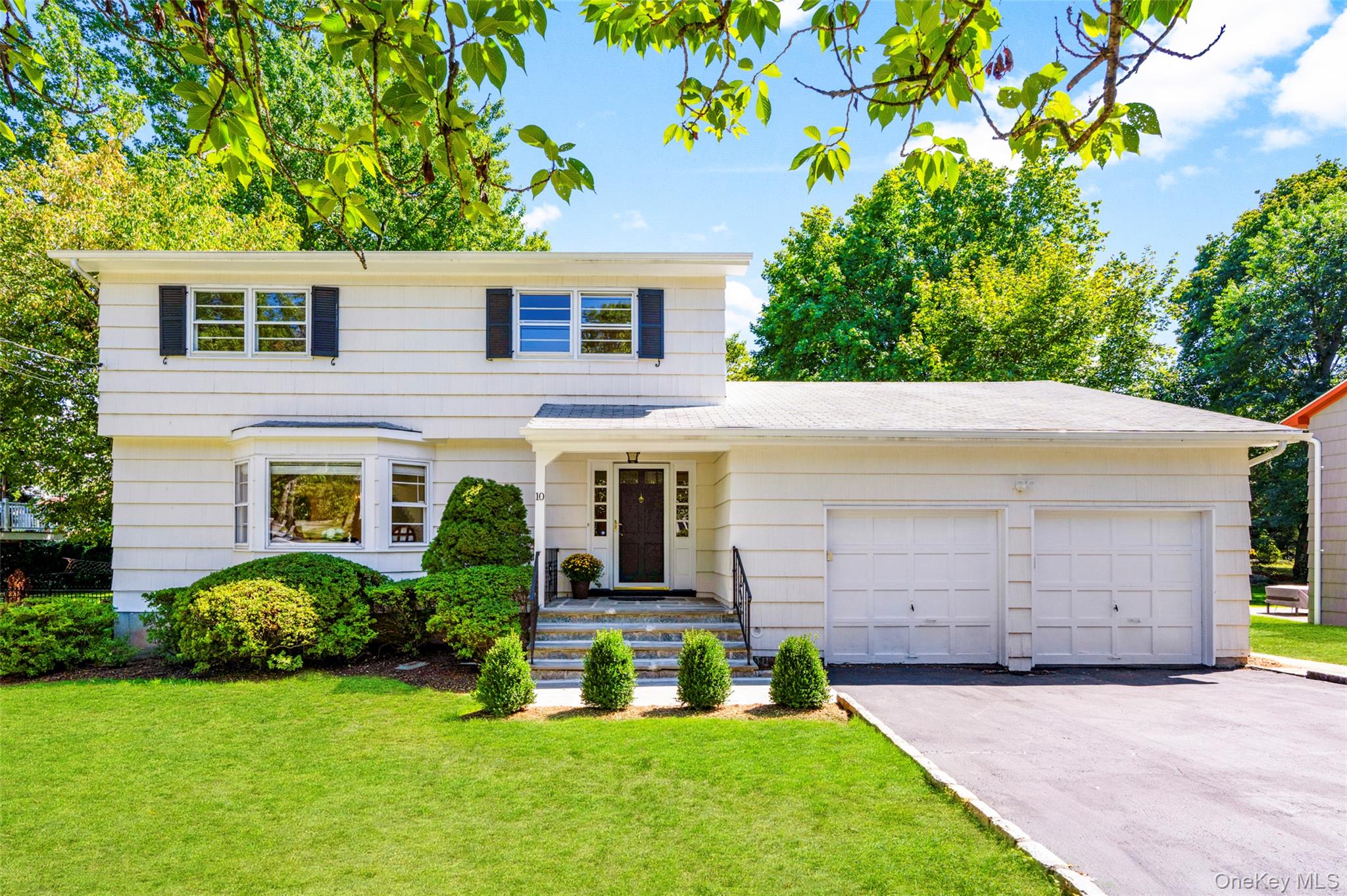 Welcome to 10 Jason Lane! This gracious sun-drenched, Colonial with 4...