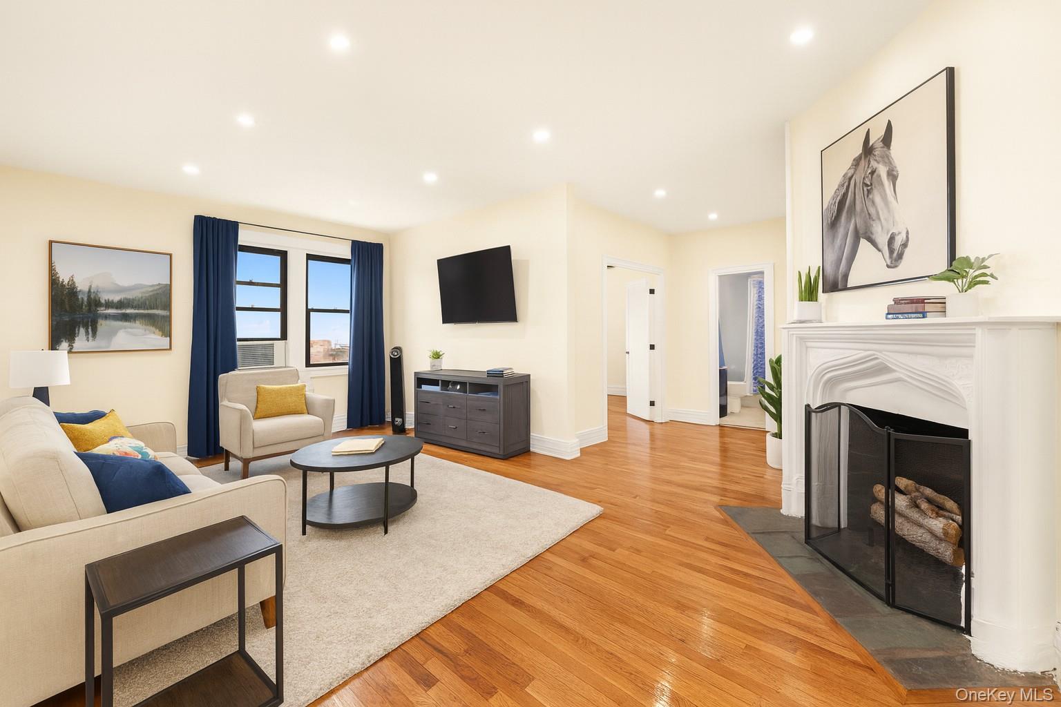 Step right into this stunning and oversized one-bedroom home at Frankl...