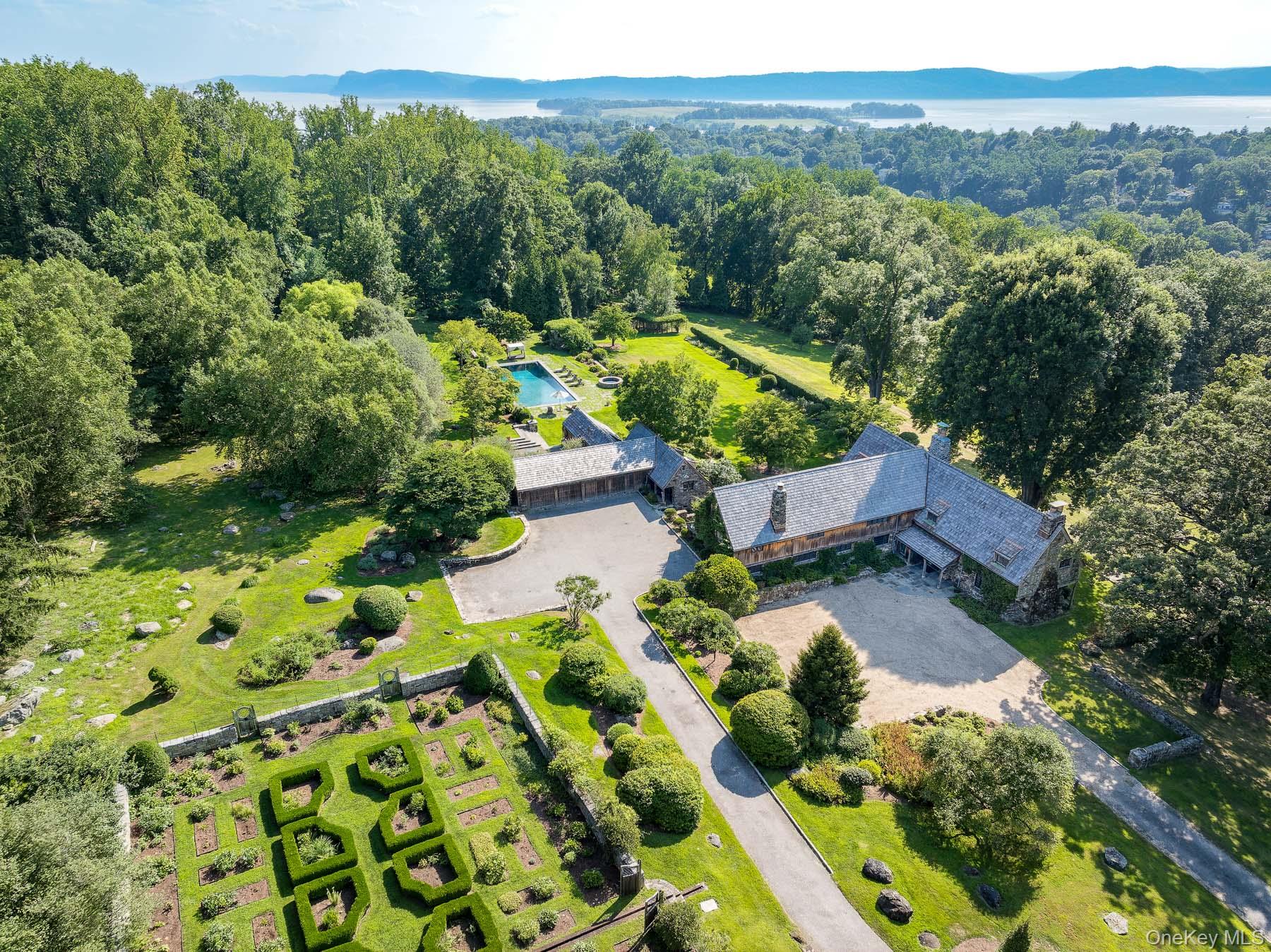 Rolling Stone Farm. A truly rare, extraordinary 106+ acre sprawling es...