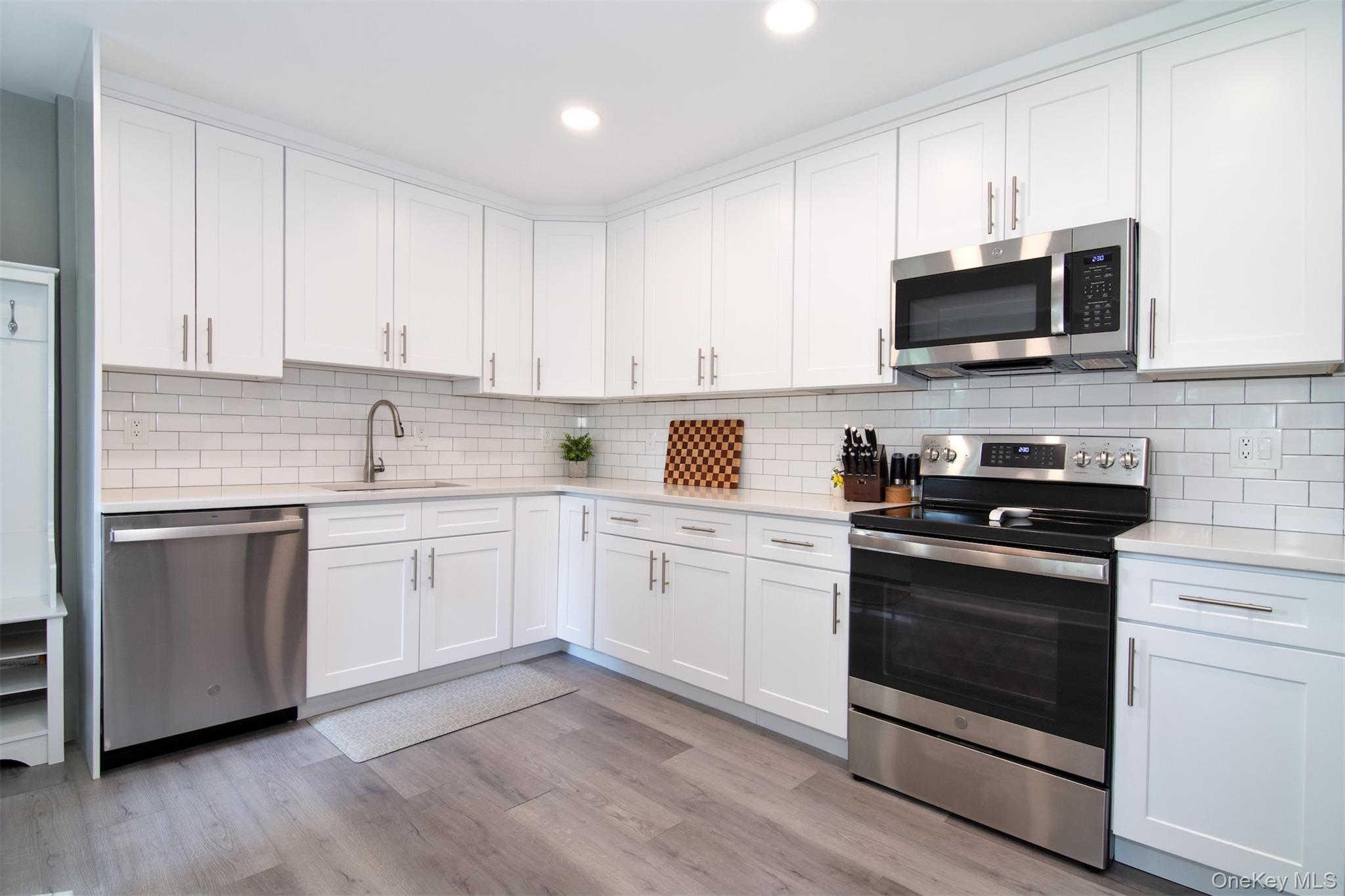 Spacious, fully-renovated unit in award-winning Irvington schools. Rar...