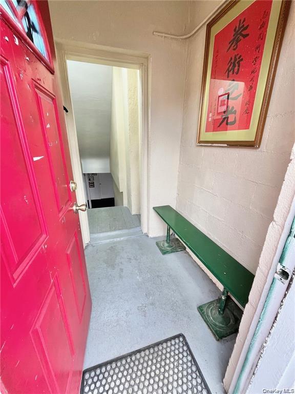 Make This Versatile Space Of Your Own - Bright Open Floor Plan with Pa...