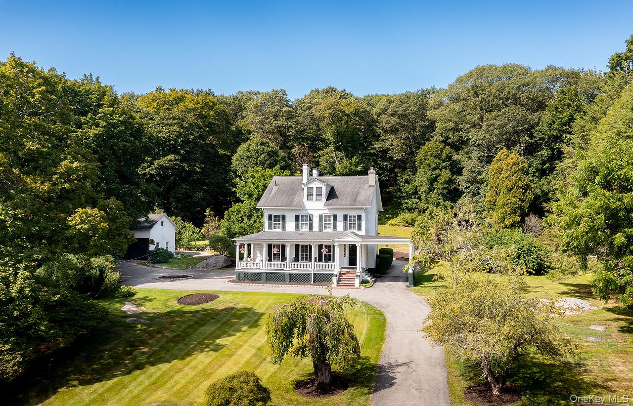 Charming Historic Farmhouse with Modern Comforts ... 
Step into timele...