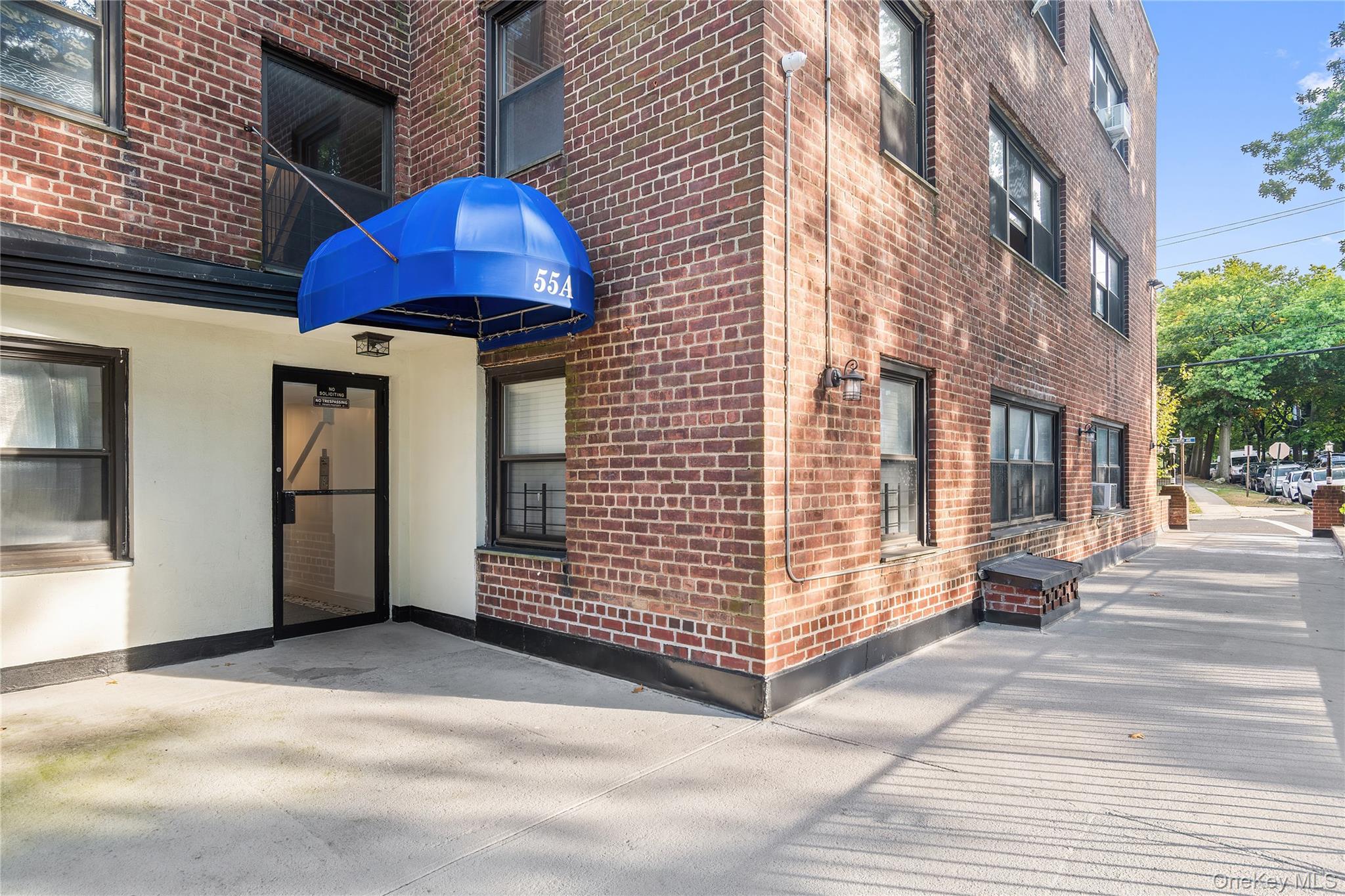 Beautifully maintained, streel level and well priced 1 bdroom coop for...