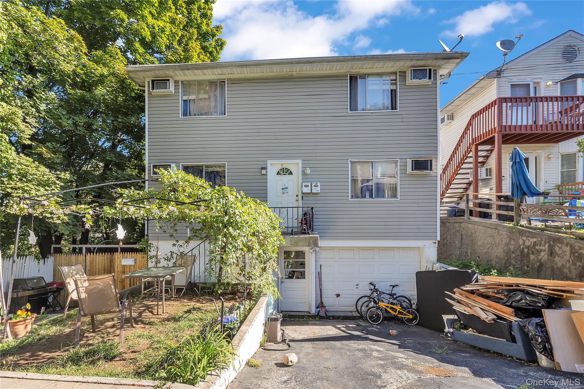 PRICE REDUCED AND WILL NOT LAST! Highest and best by 9/30/25.

Multi-F...