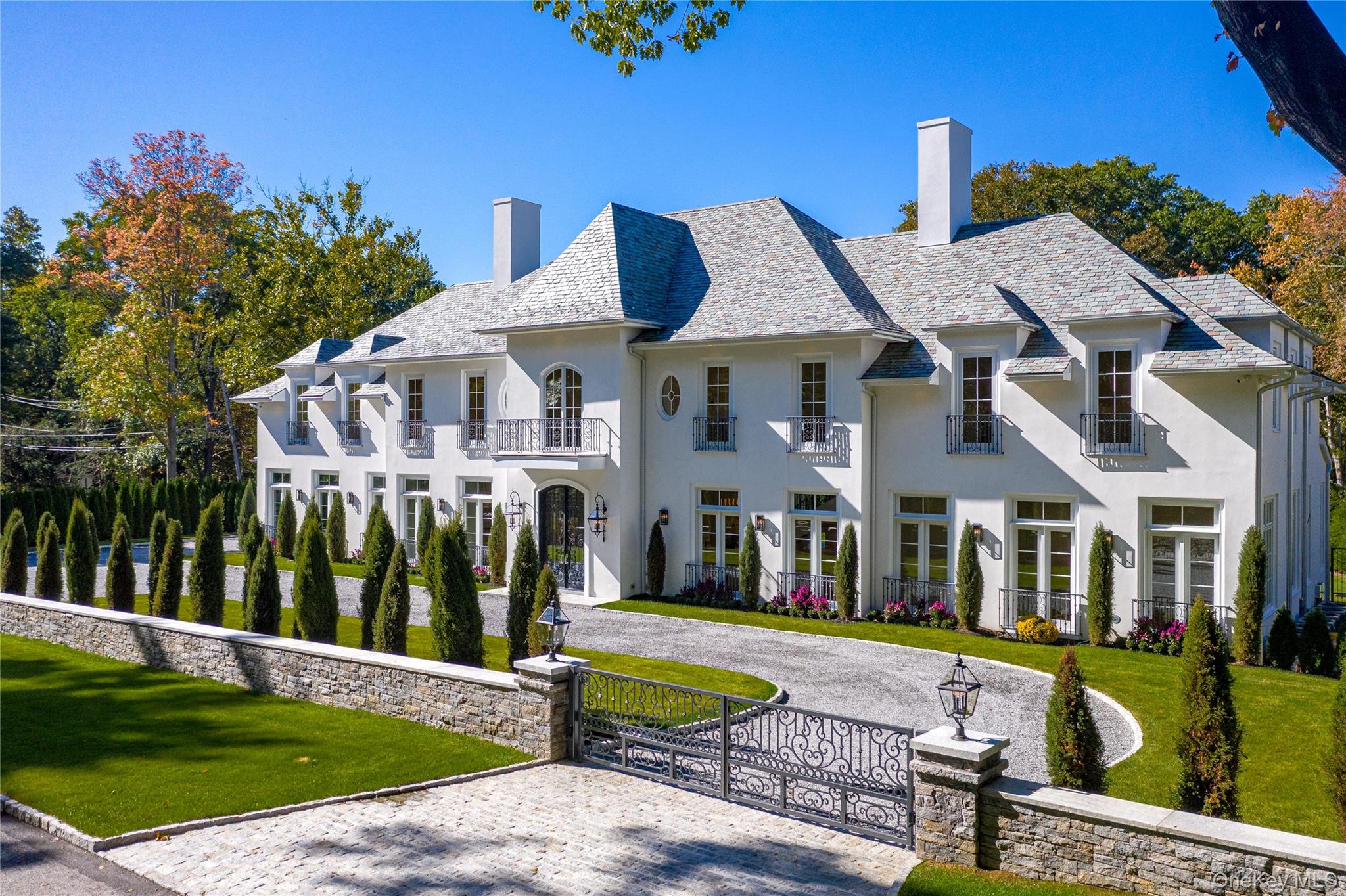 Discover Chateau isle de France in the middle of historic Lawrence Par...