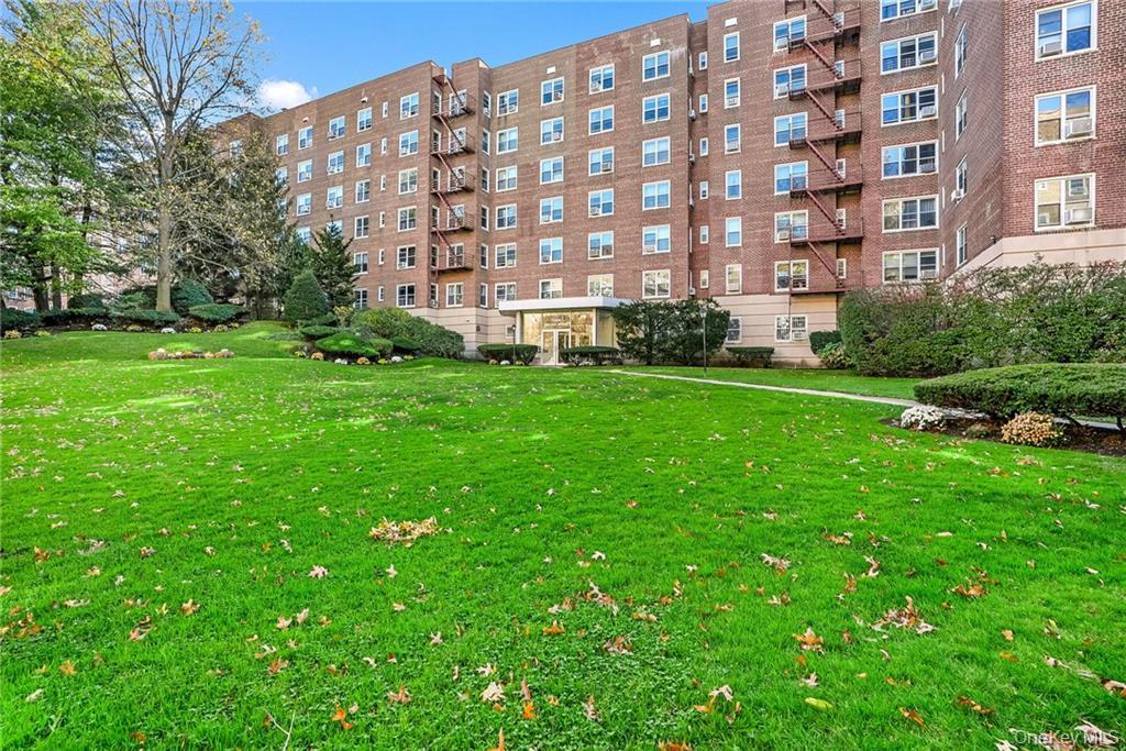 Urban Living Meets Convenience in Yonkers! This Pet Friendly, bright a...