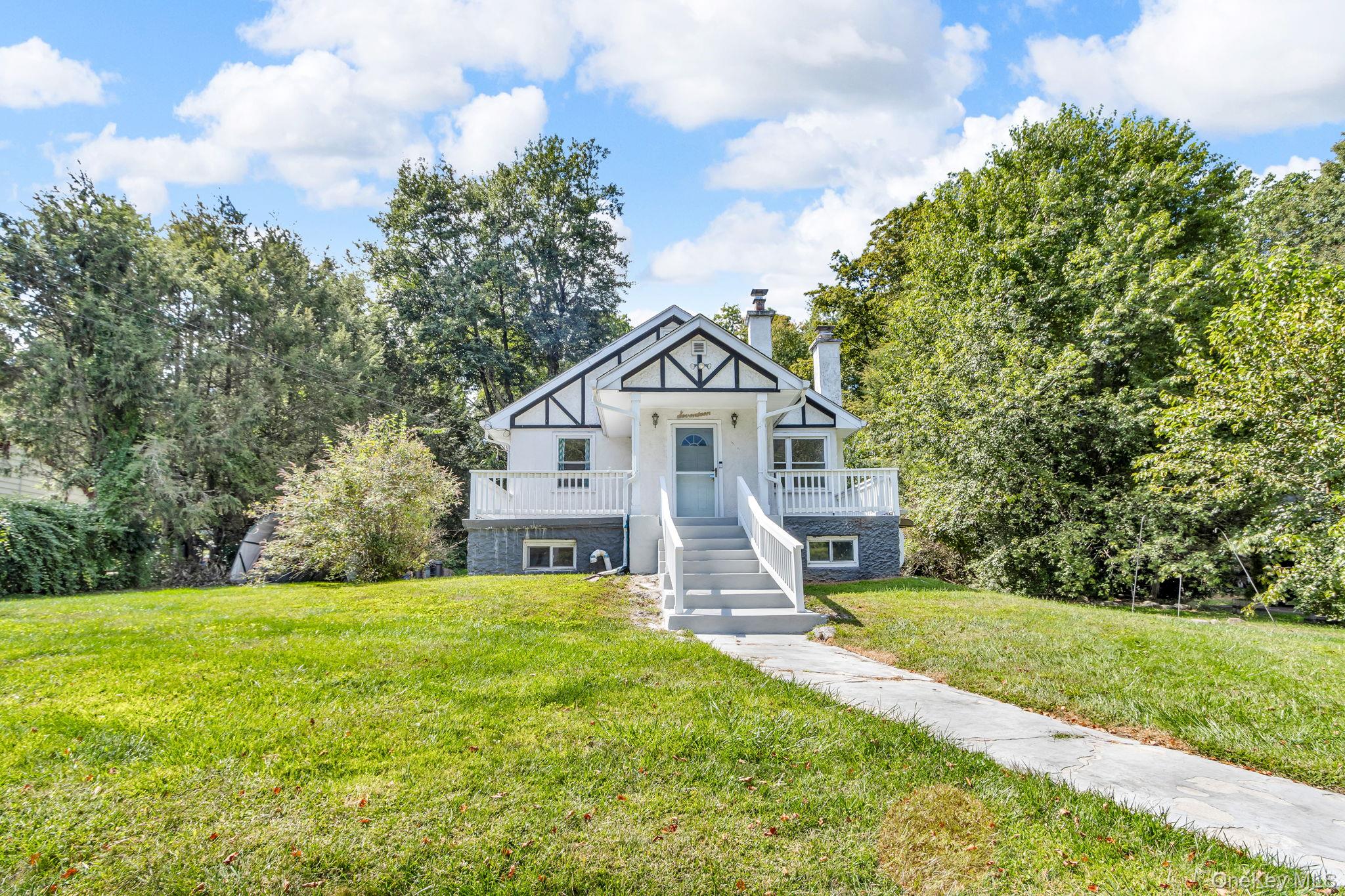 Charming two bedroom home located in the Quarry Acres area of Cortland...