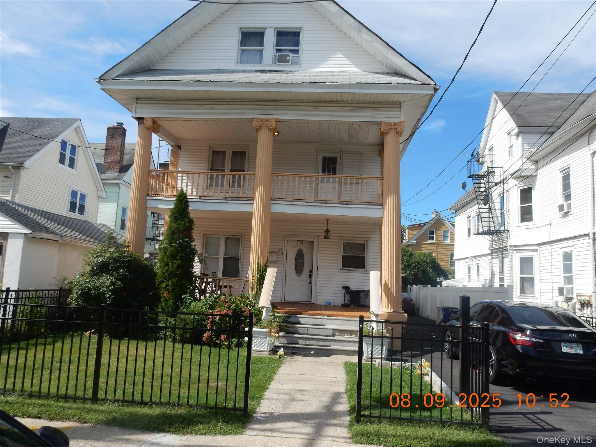 Mount Vernon/Bronx Border. This one is an investor's dream, and the dr...