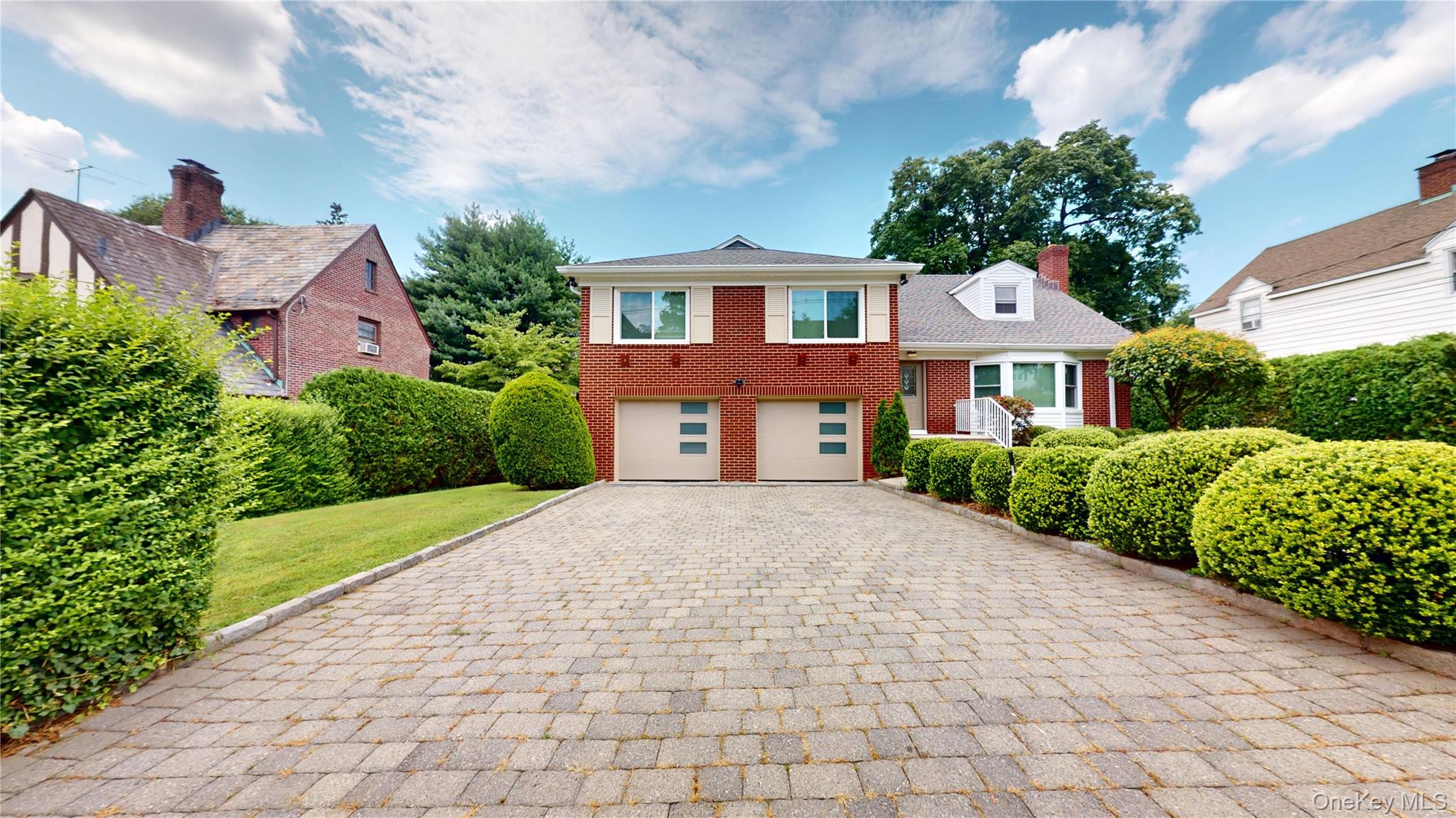 Stunning Fully Renovated Westchester Retreat

Welcome to this beautifu...