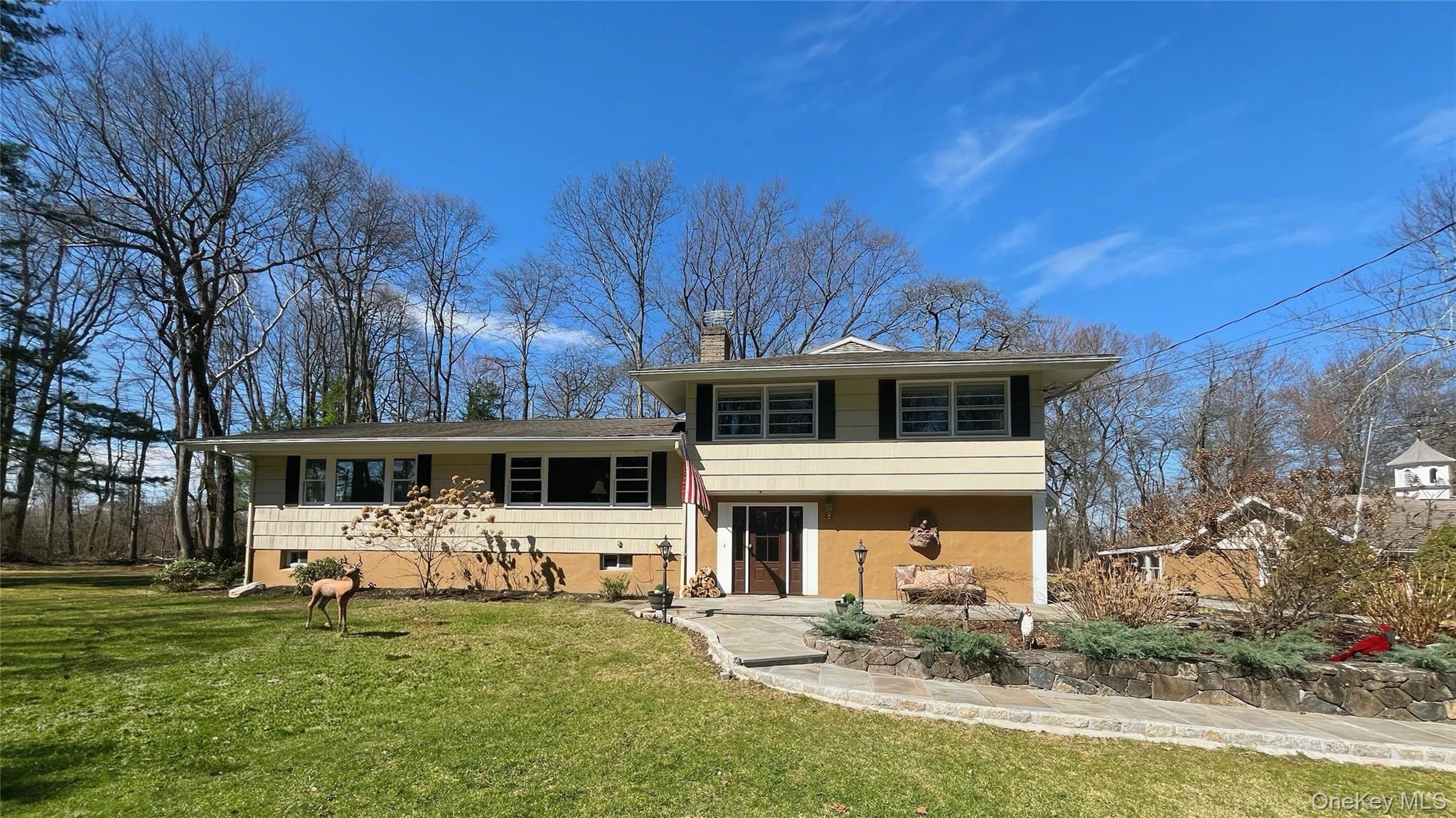 Welcome to 55 Hoags Cross Rd. in the desirable New Castle area of Ossi...