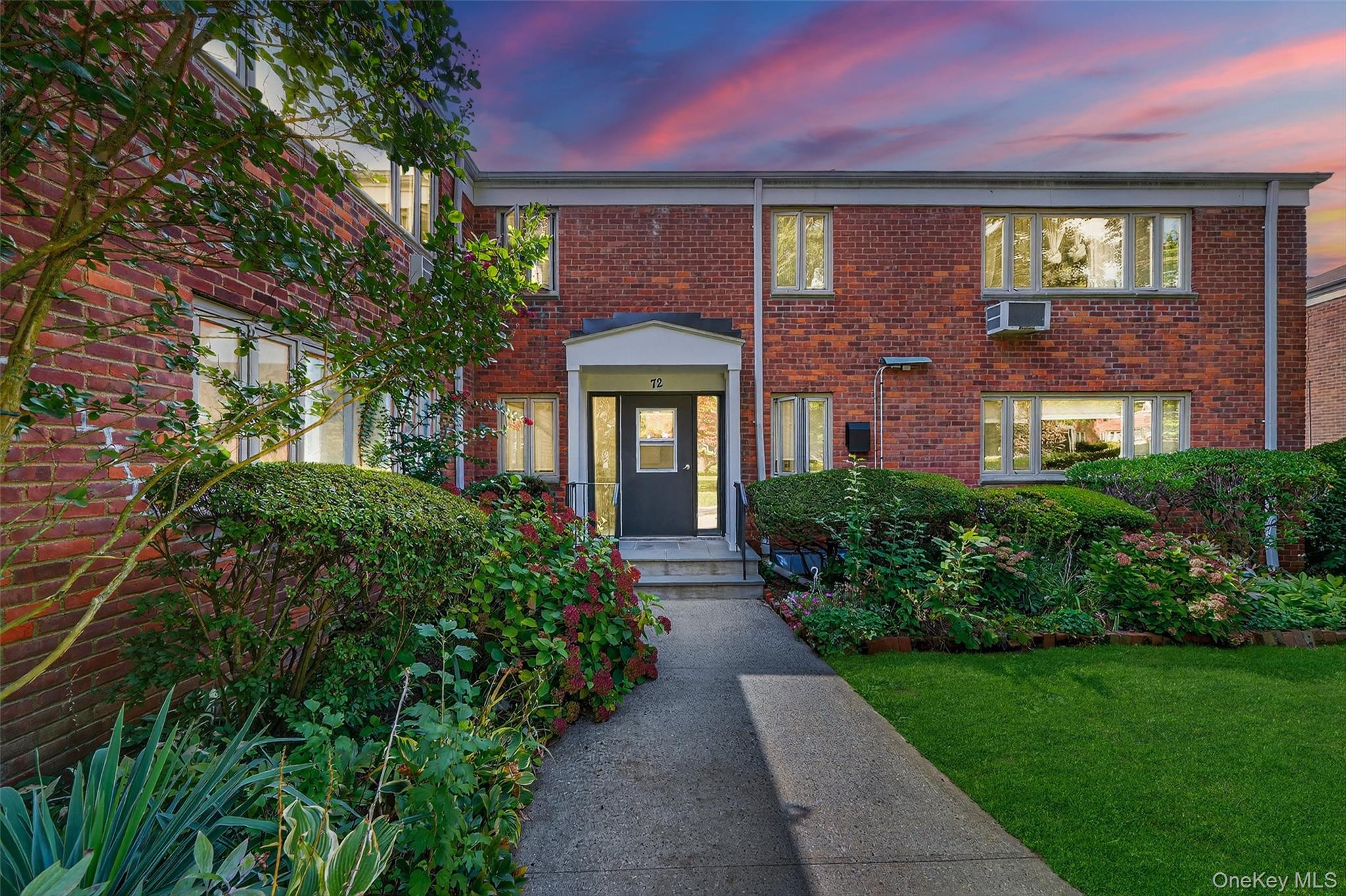 Welcome to this 3 bedroom, 1.5 bath unit in the much sought after Edge...
