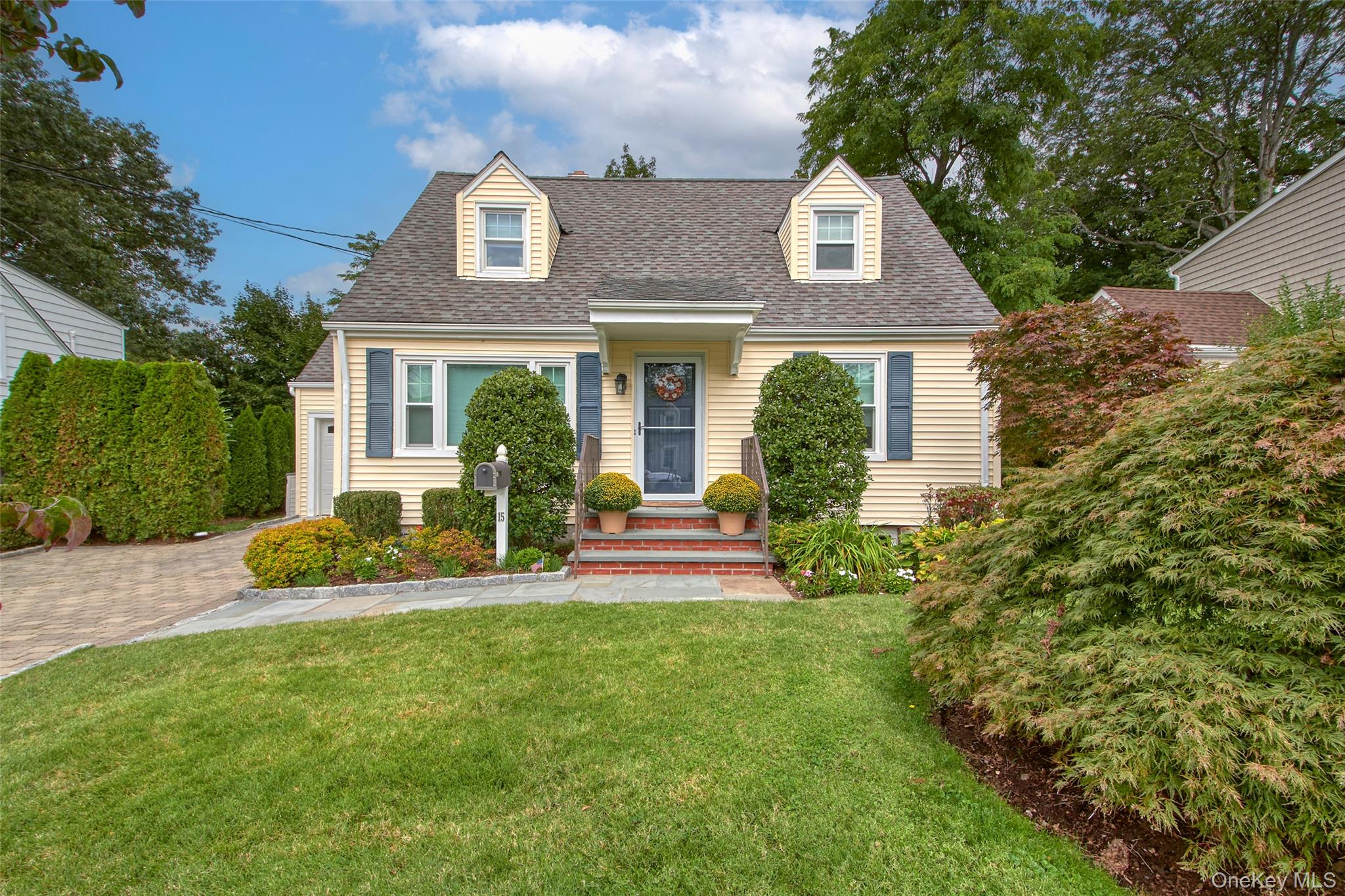 Come see this fabulous Cape Cod in Rye Brook. Look no further for a be...