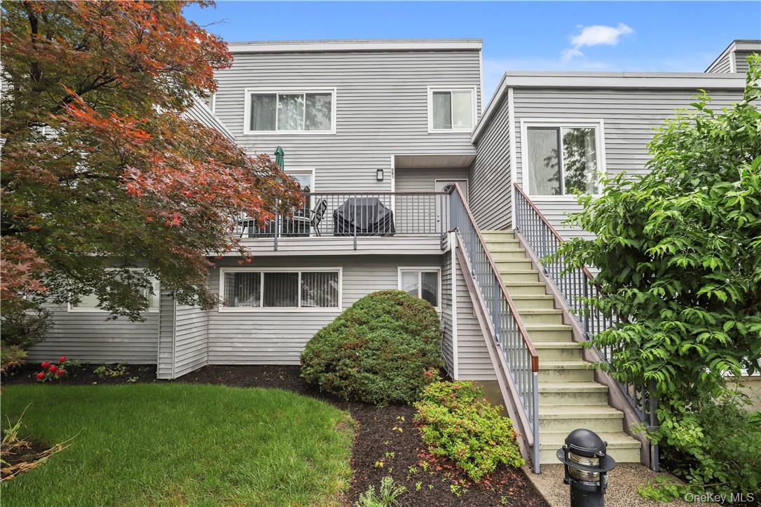 Super Clean, all updated and lovely 3 bedroom with loft, hardwood floo...