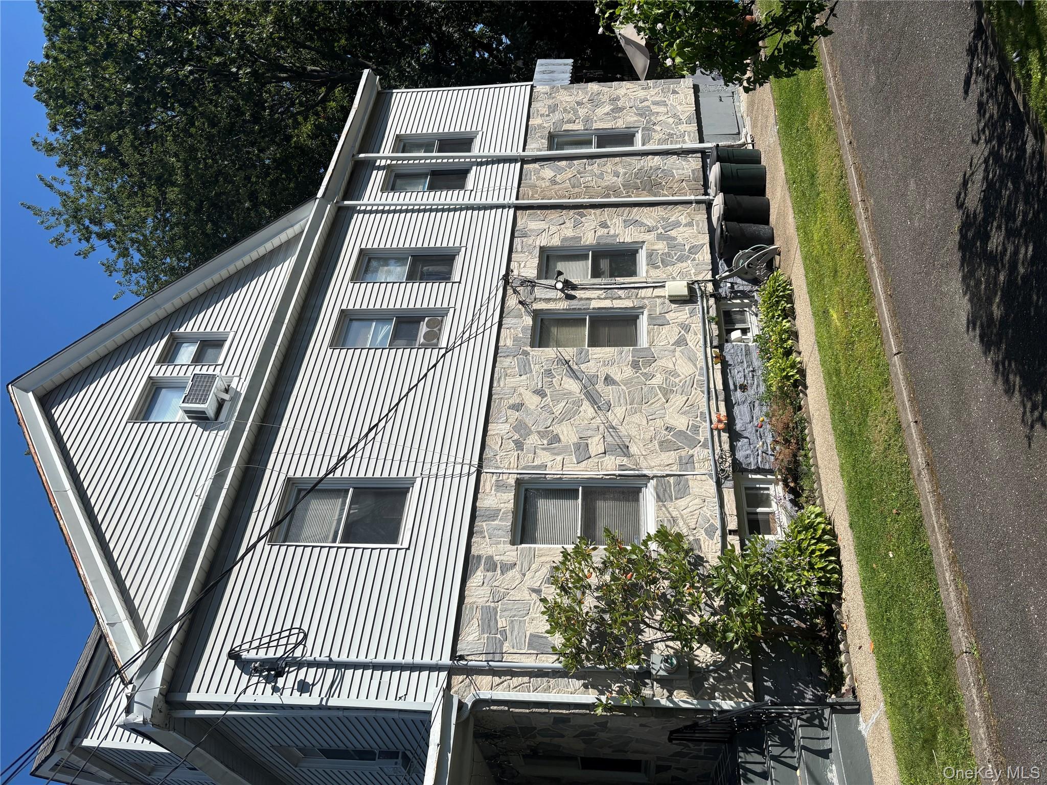 Welcome to 34 Millington St, Mount Vernon, NY 10553. This spacious and...