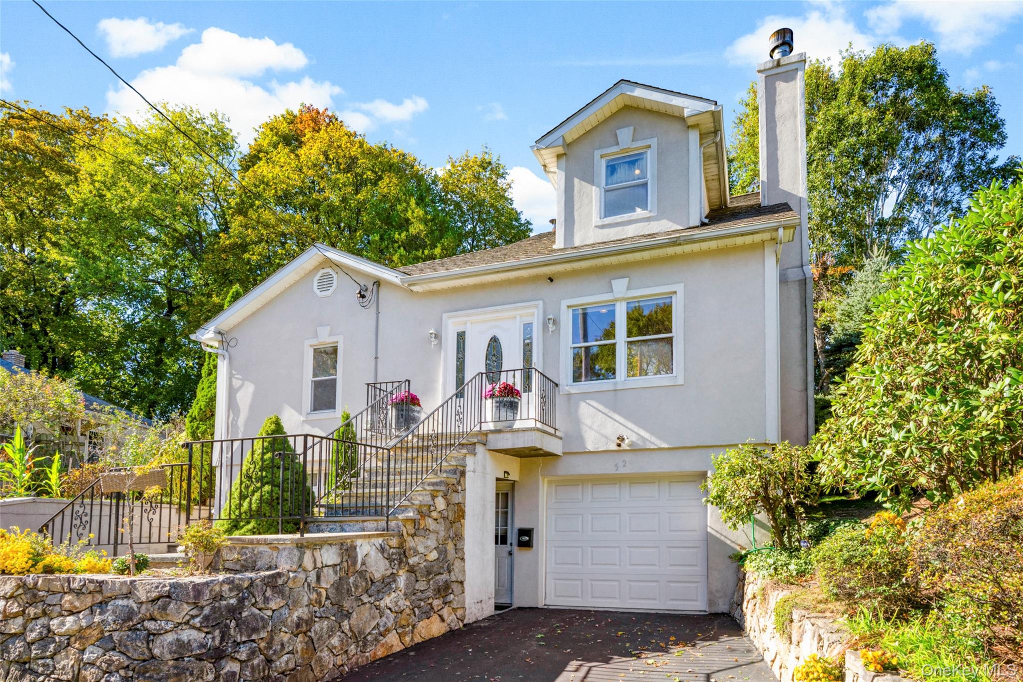 Beautifully maintained 3-bedroom, 3-bath home with bonus room with ens...