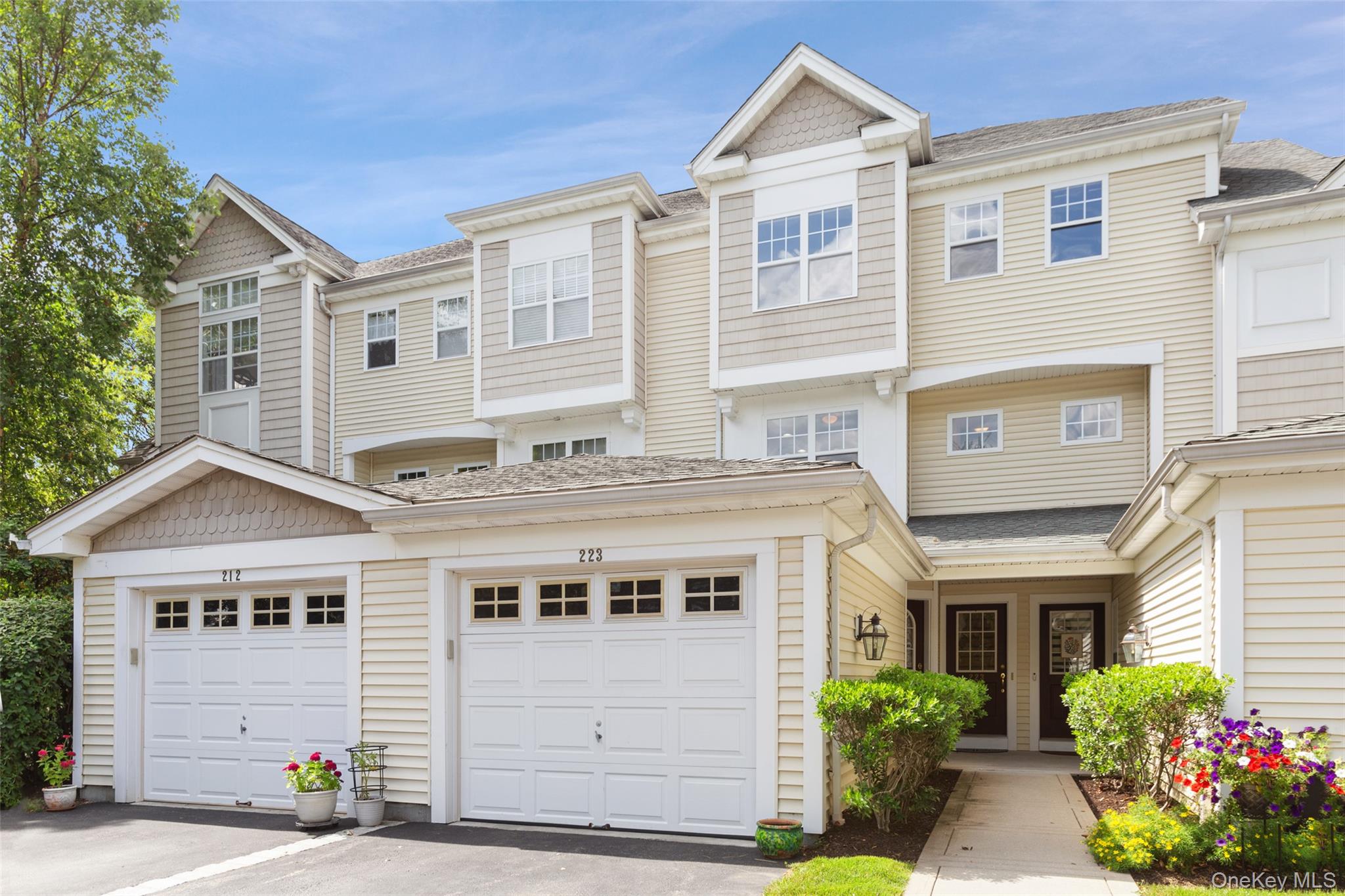 This Townhome offers seasonal panoramic views of the Hudson River and...